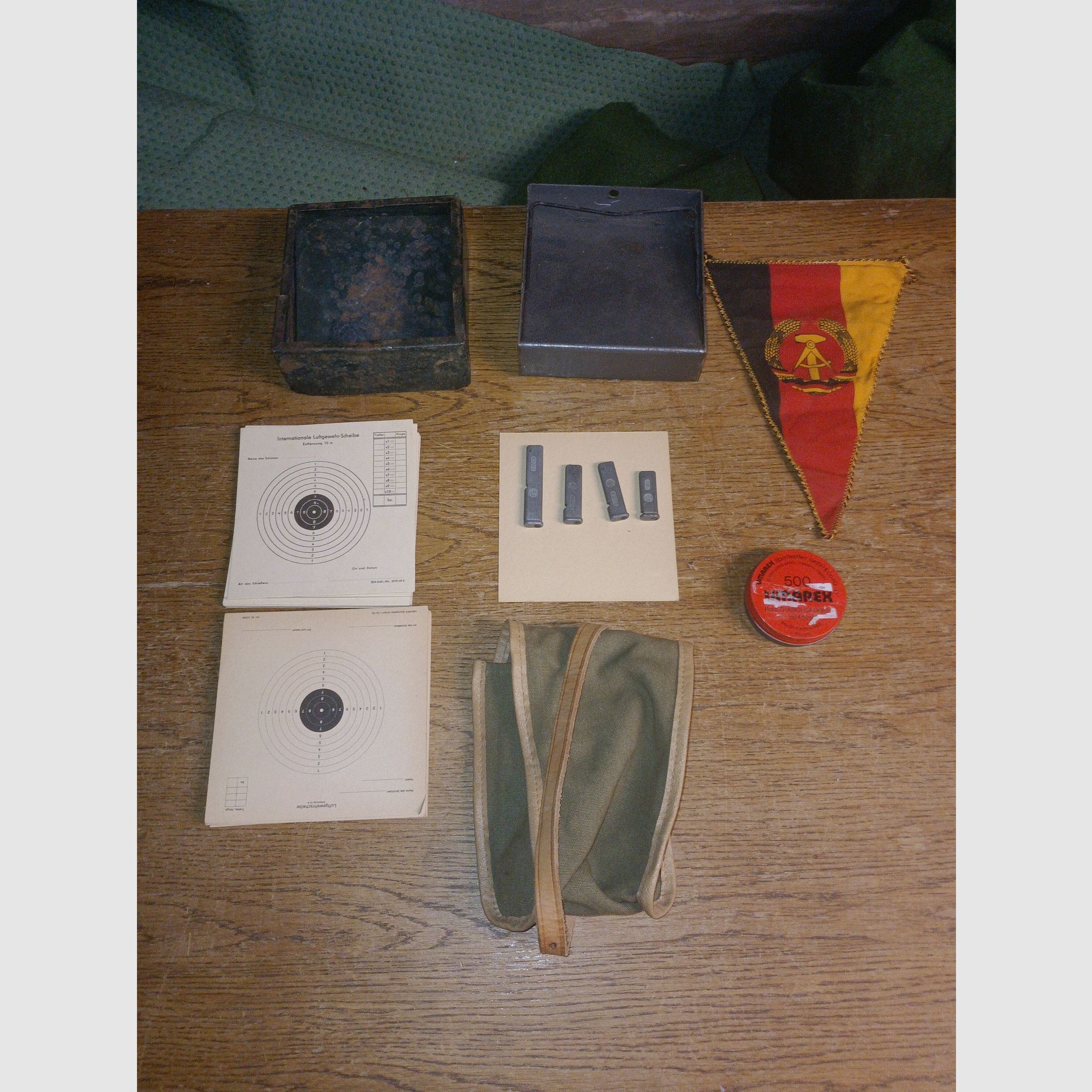 Hähnel 4 Magazine, Schusskästen, Zubehör Tasche, Wimpel , Bild 2 von 3