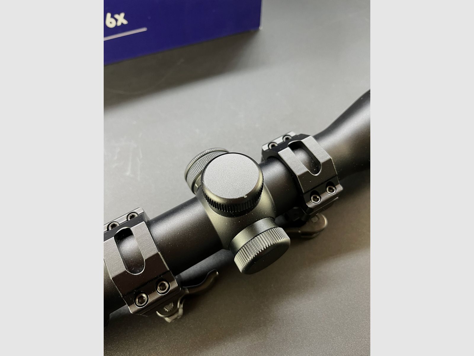 Aussteller FOCUS In Sight 1,7-10x42 #4 30mm mit Ringmontage 110573