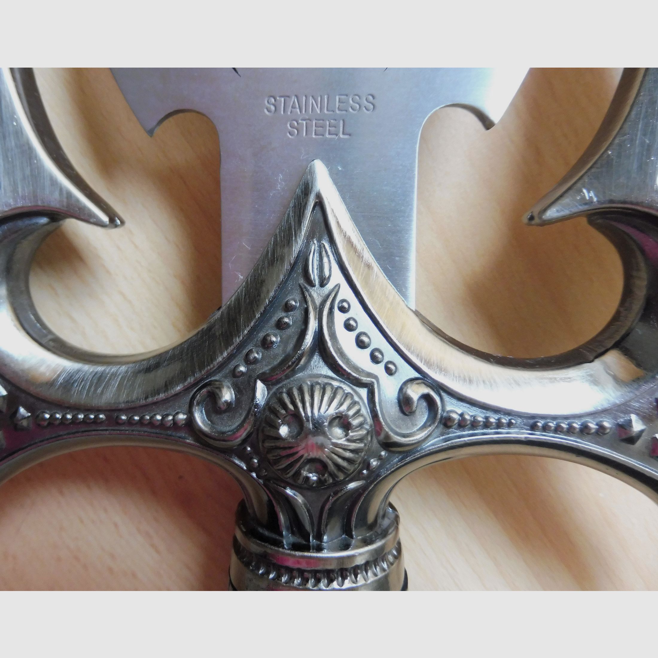 Spada dell'Oscurità" / "Sword of Darkness" replica? Artista fantasy Kit Rae Kilgorin / "La storia delle spade degli Antichi"?