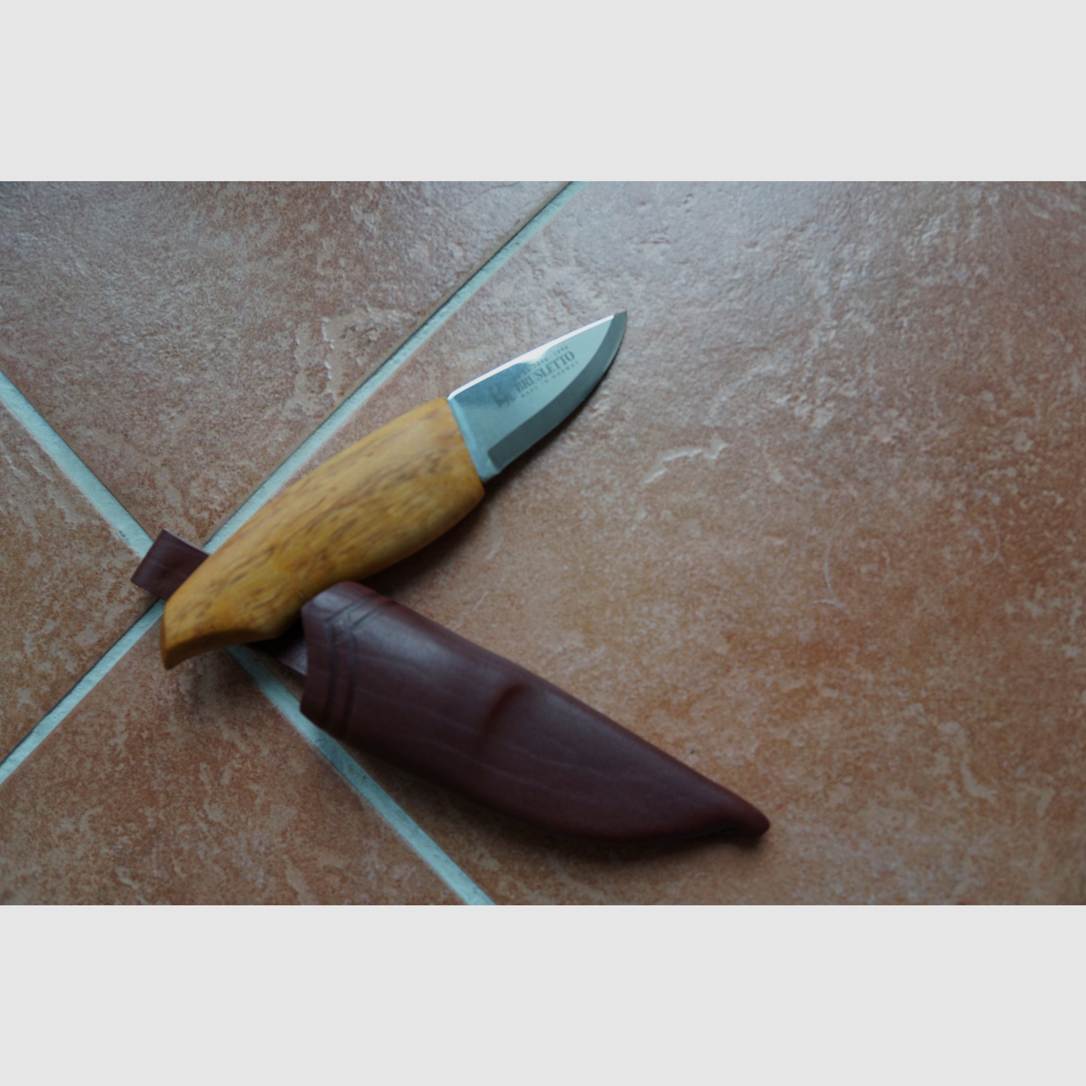 Various Brusletto knives from collection dissolution