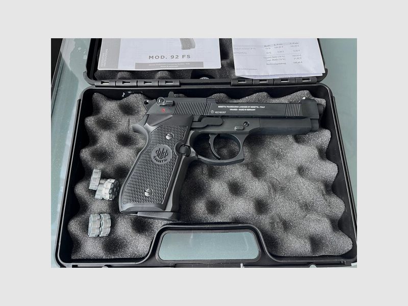 Beretta 92 FS neuwertig + extra Magazine