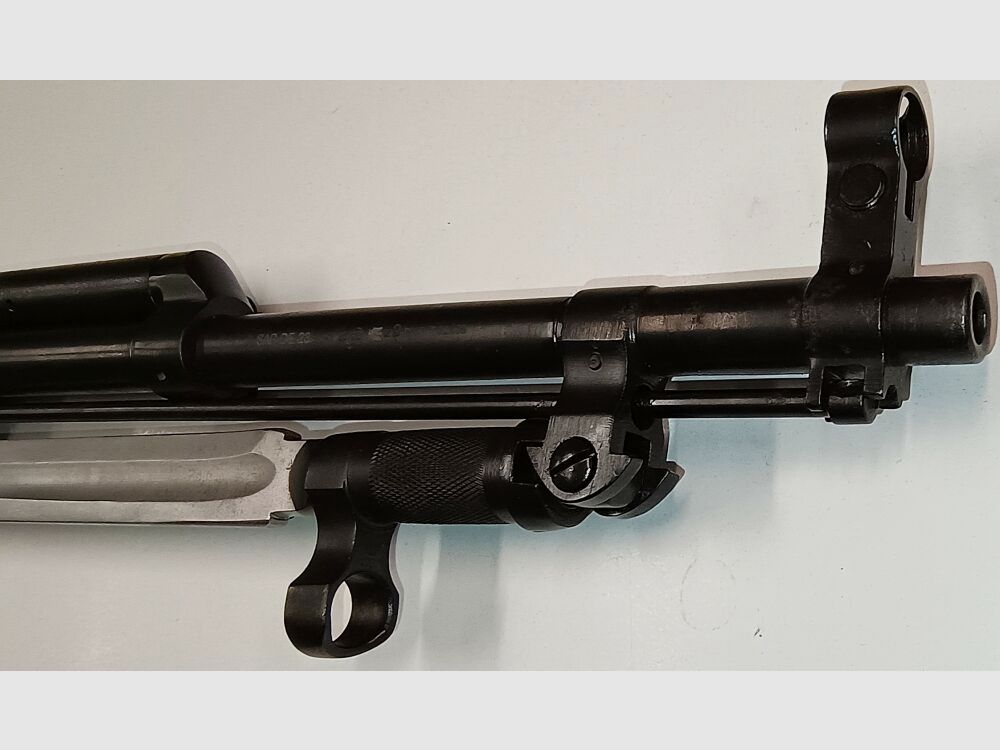 Fusil semi-automatique Simonov SKS-45, entièrement numéroté, y compris.