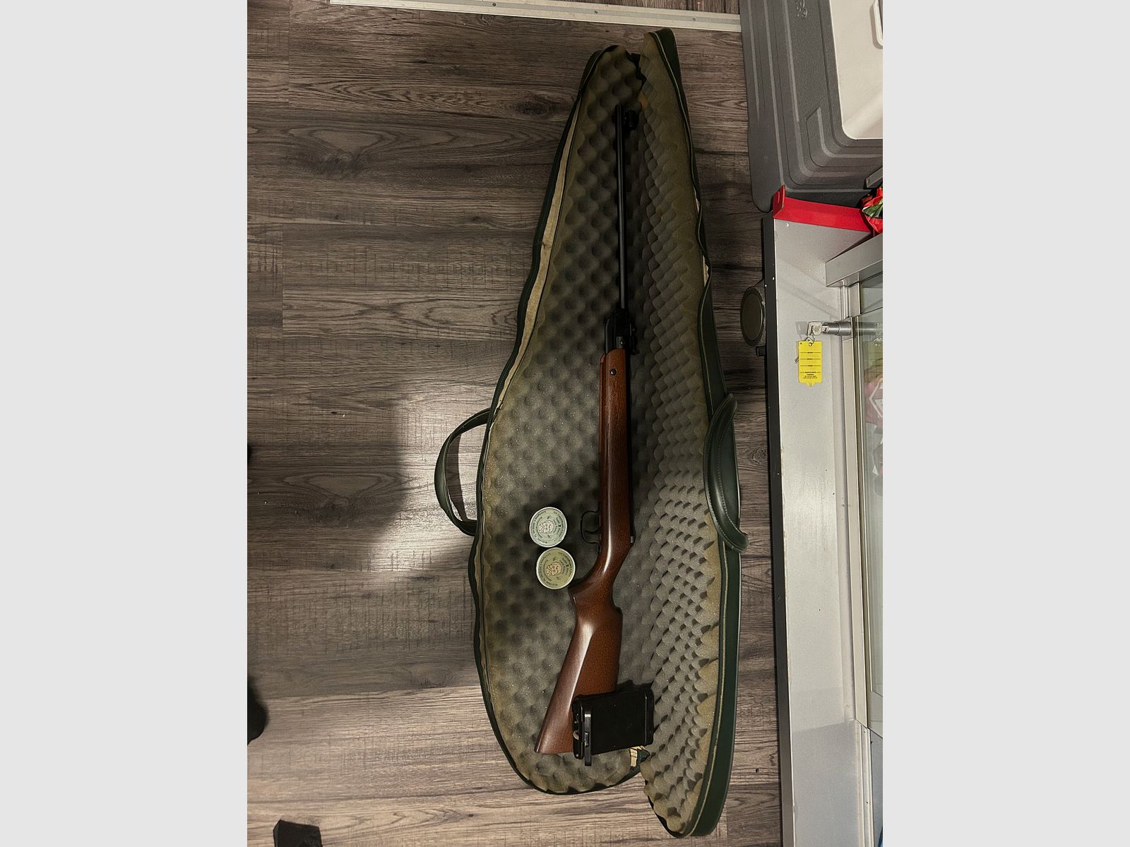 Diana 24 with accessories and bag