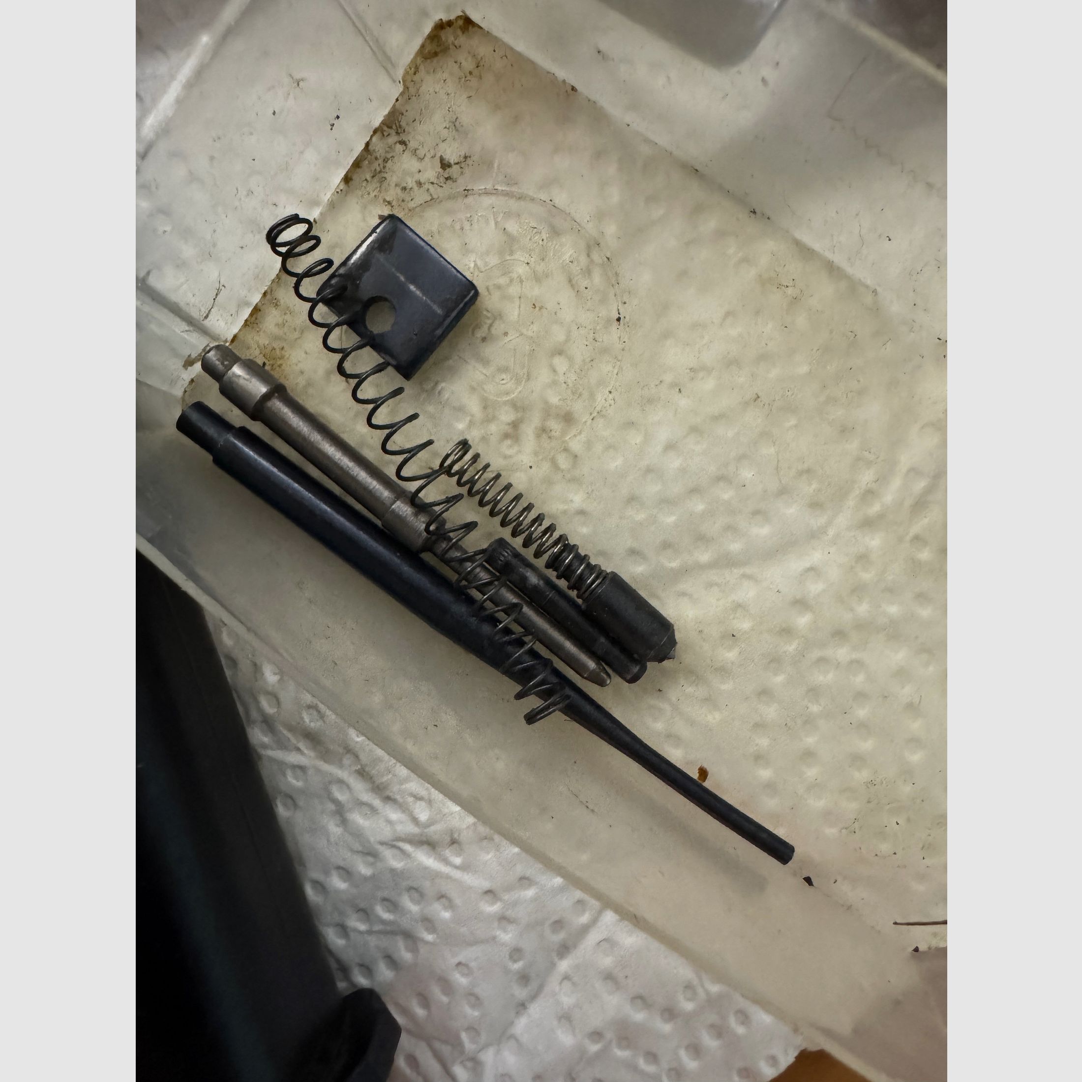 Browning GBDA 8 Ersatzteilspender mit Magazin.