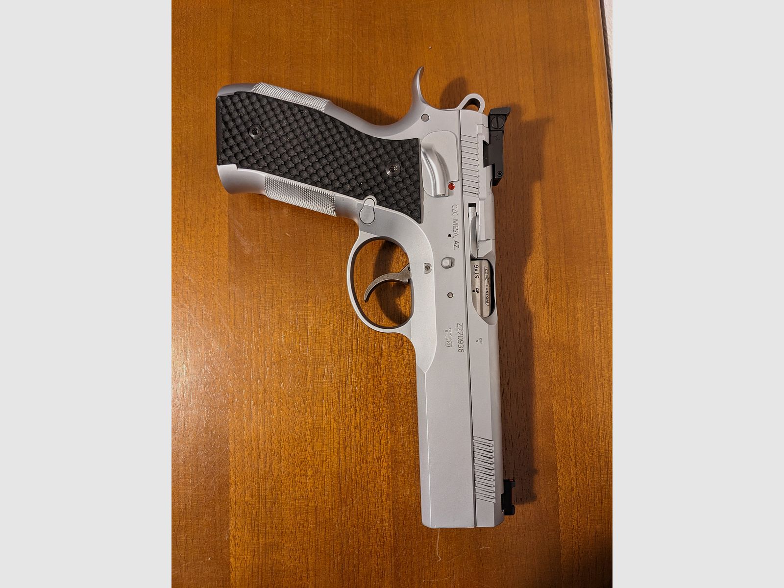 <CZC A01-LD OR z dużą ilością akcesoriów