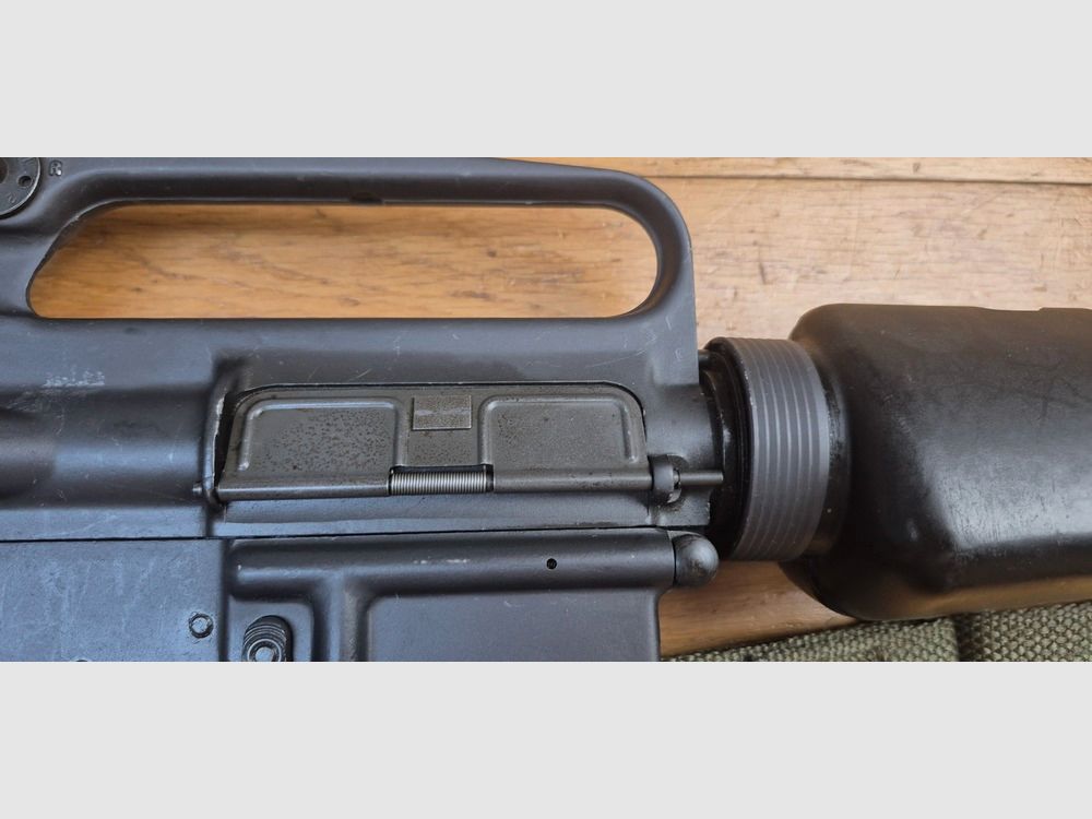 Prächtige und seltene M16 A1 Repetierbüchse – Regulierungswaffe „US Government Property“ – Colt-Fertigung von 1973! – Vietnamkrieg-Ära – Kaliber 5,56 NATO – Mythische Waffe des 20. Jahrhunderts – Lauf und Mechanik perfekt – Ausgezeichneter ästhetischer Zustand – TBE++ – – Kategorie A2 – Export AUSSCHLIESSLICH, Bild 39 von 44