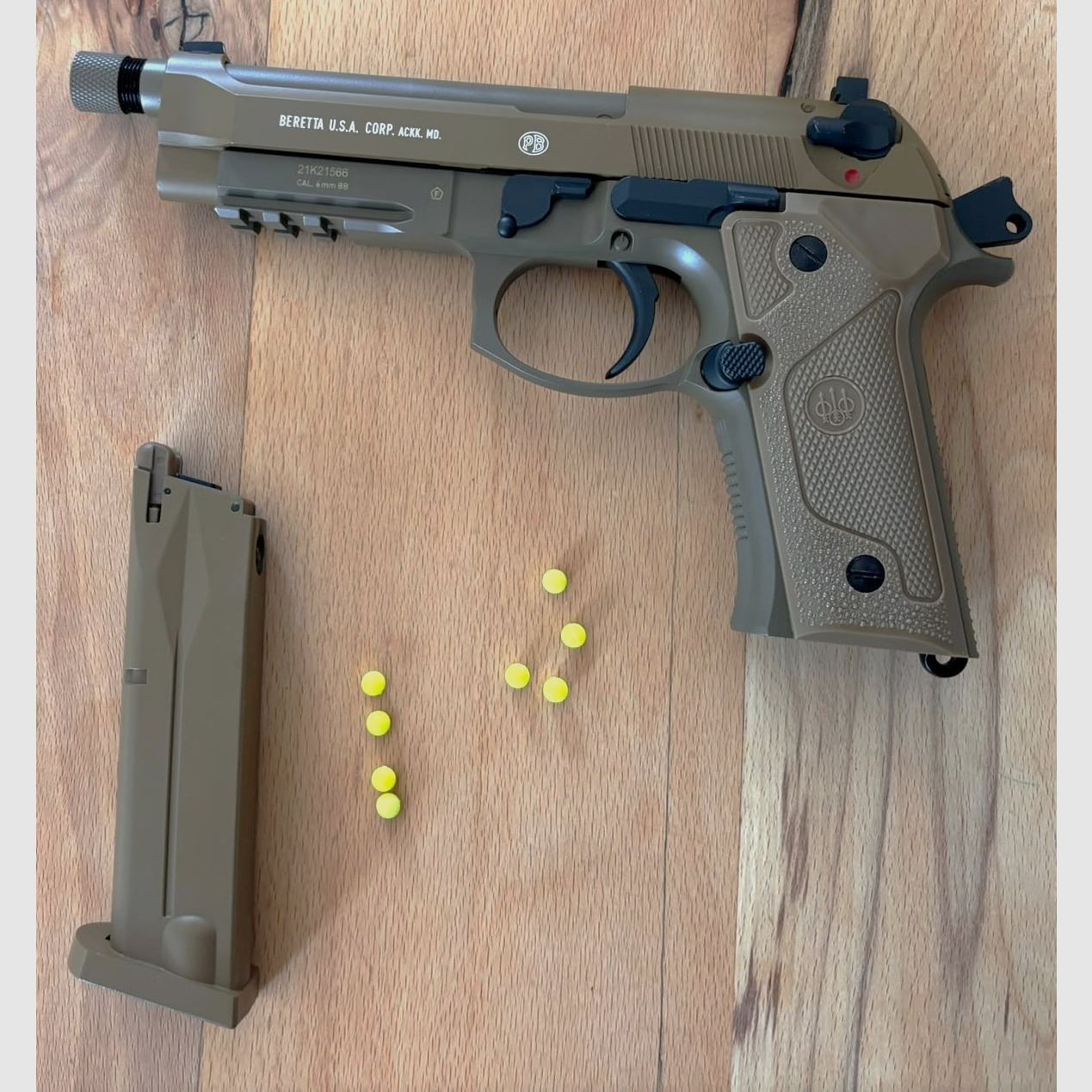 Beretta 6 mm BB Co2 in tarn Full Blowback