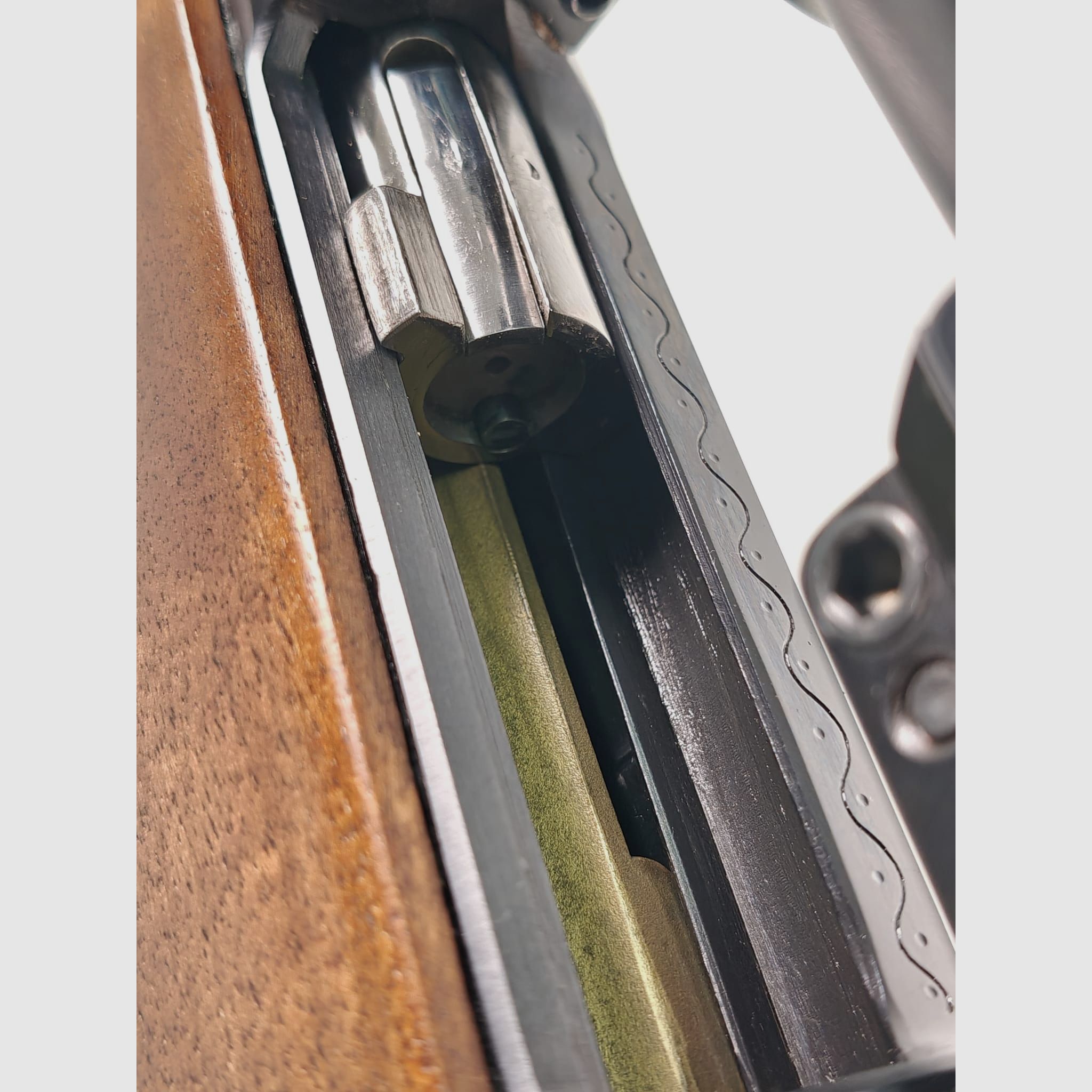 Heym SR 10 bolt-action rifle .243 Win. z podświetlanym 4–12x56
