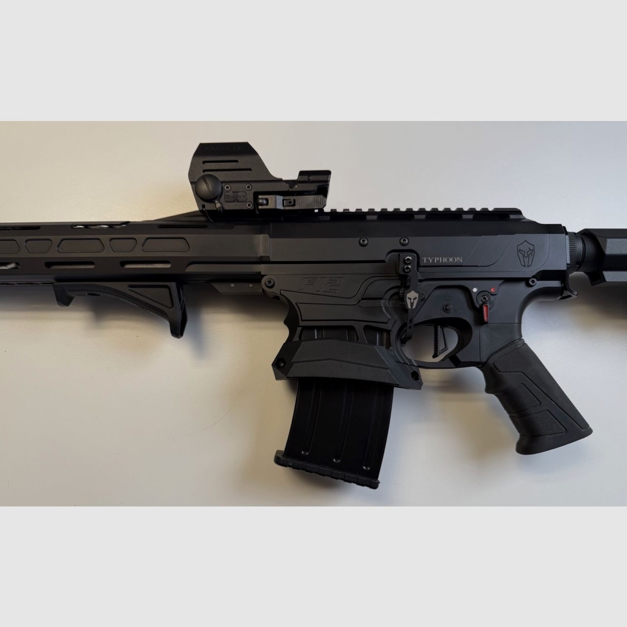 Typhoon F12 - Classic Black Serie IV - IPSC Paket III, Selbstladeflinte mit Kastenmagazin, mit umfangreichem Zubehör - NEUWERTIG