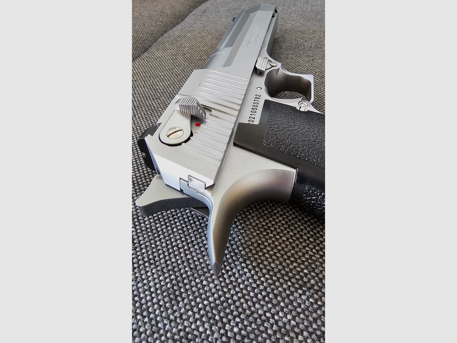 DESERT EAGLE .50AE GBB, SILVER  MAGNUM RESEARCH CYBERGUN