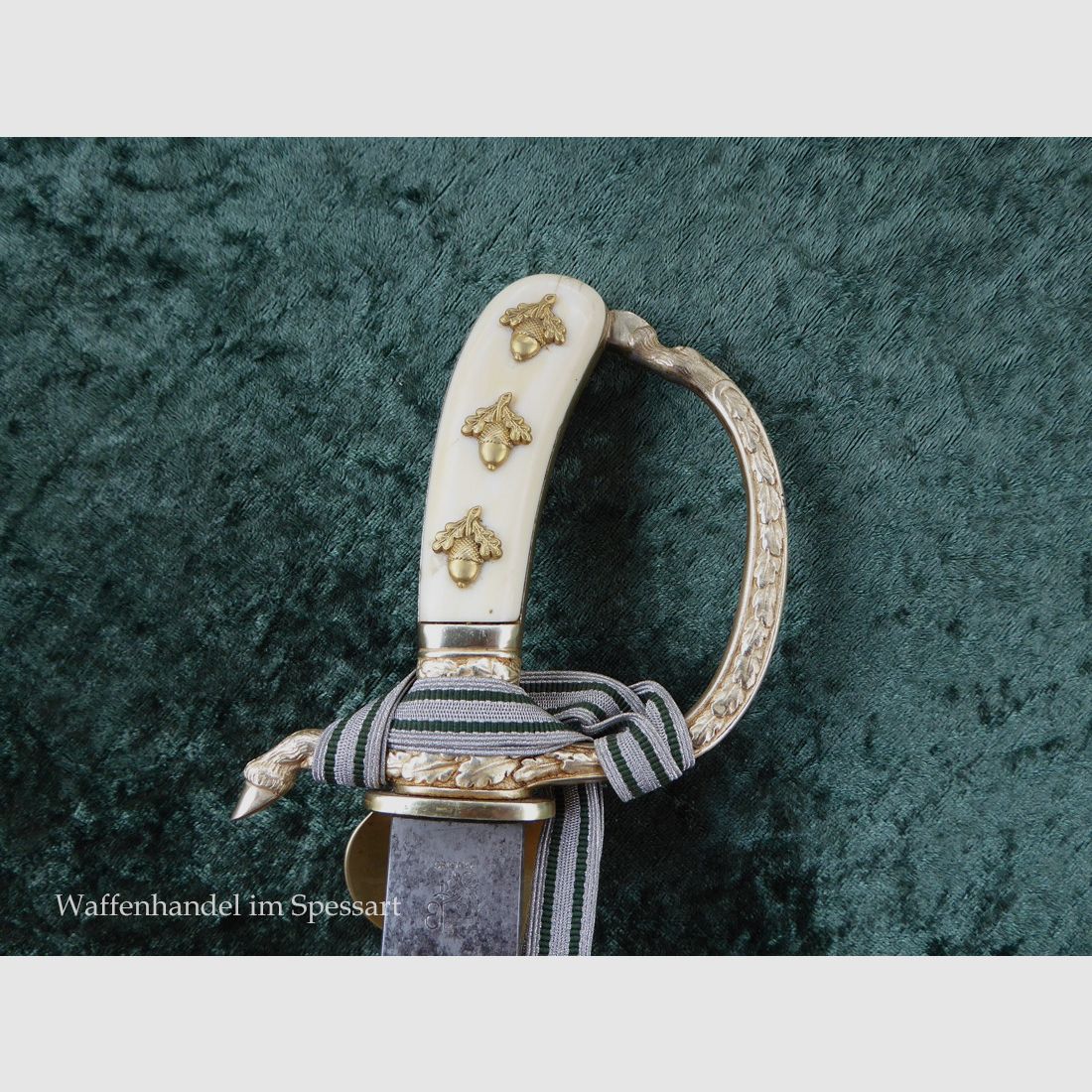 Stag knife with a guard vessel in ornate design from the time of World War II.