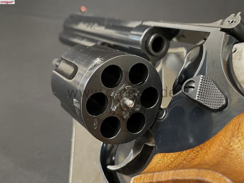Smith & Wesson 586-4 Target Champion