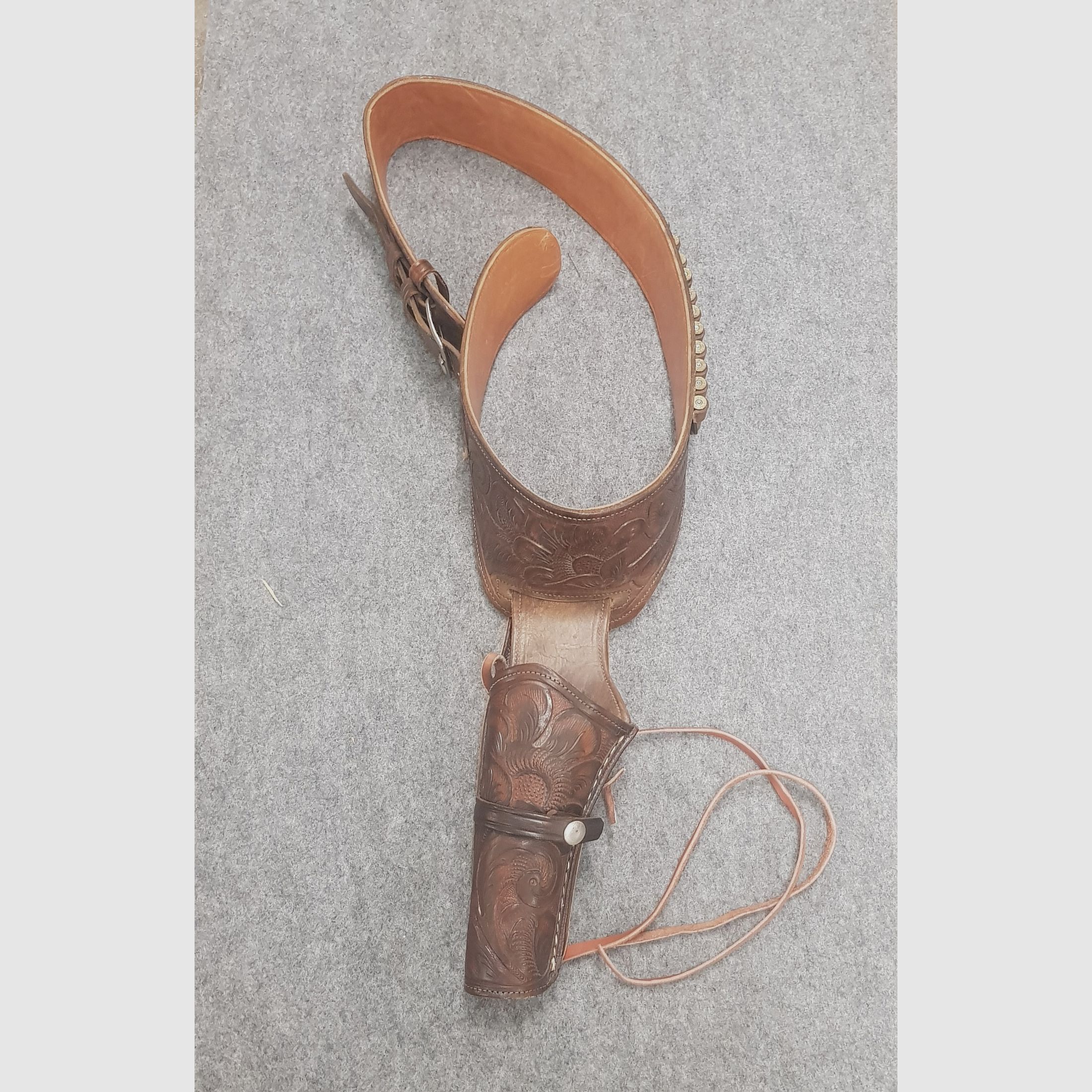 Westernholster C38  Westerngürtel 357 Western Revolver Mexico 38 Leder mit Dekopatronen Braun