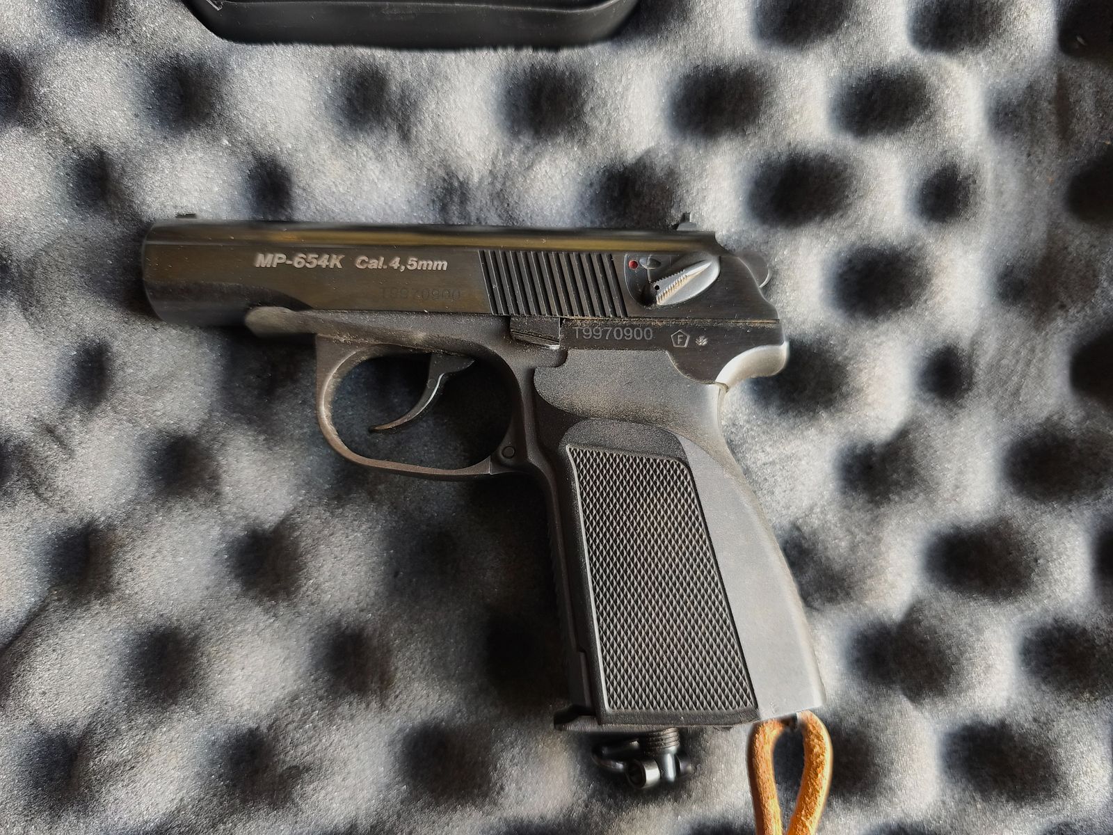 CO₂ air pistol Baikal Makarov MP-654K in caliber 4.5 mm, image 1 of 3