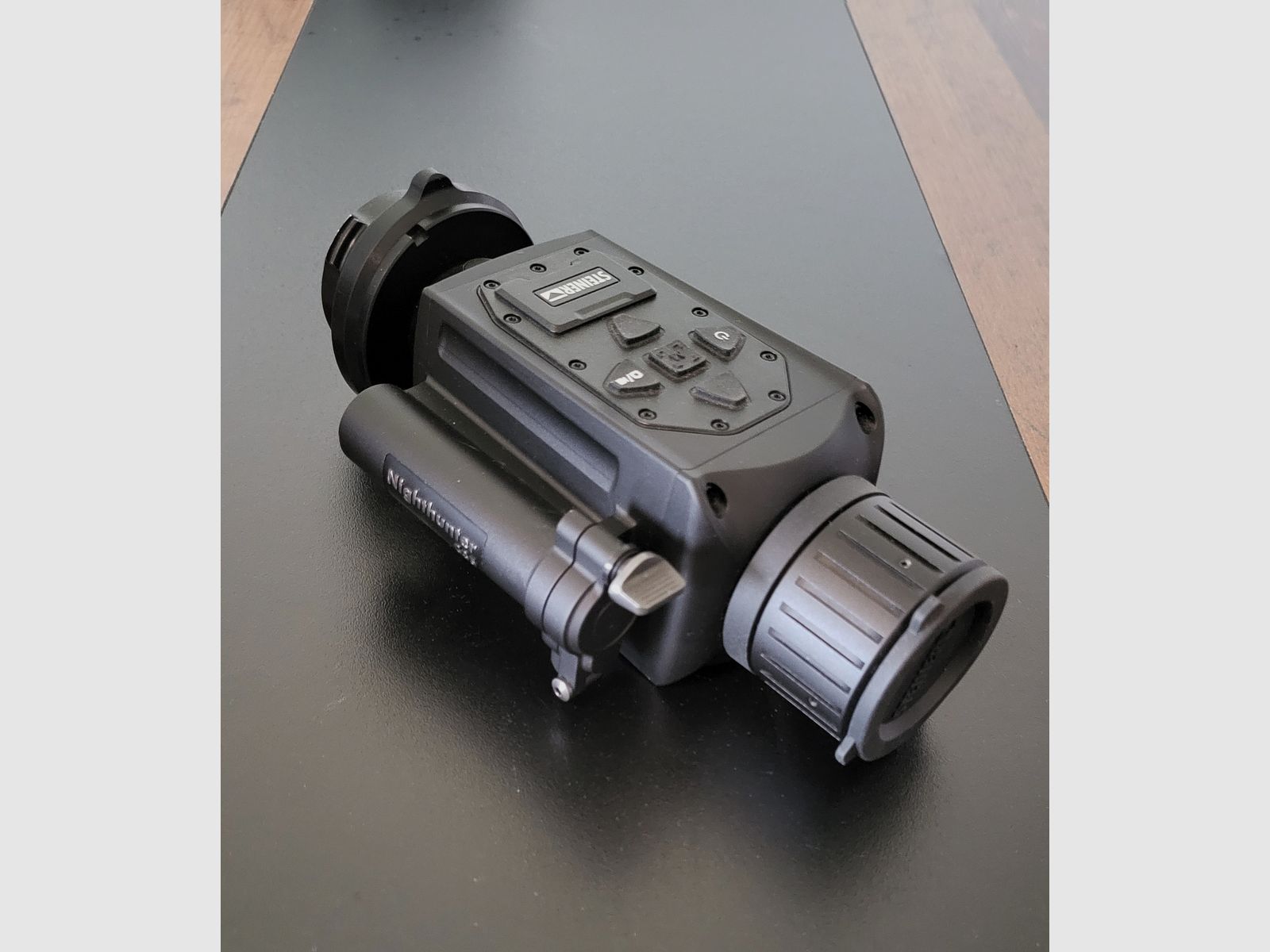 Steiner Nighthunter C35 35mm 640x480 píxeles sensor de 12 µm incluido montaje EP Arms Rotoclip