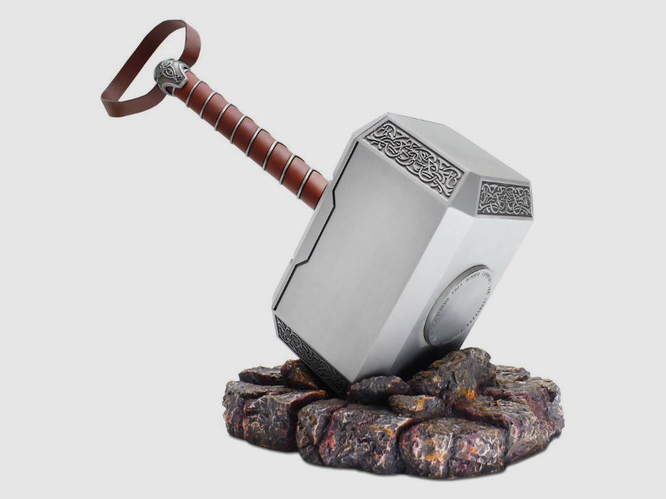 Martello di Thor Mjölnir con base di supporto