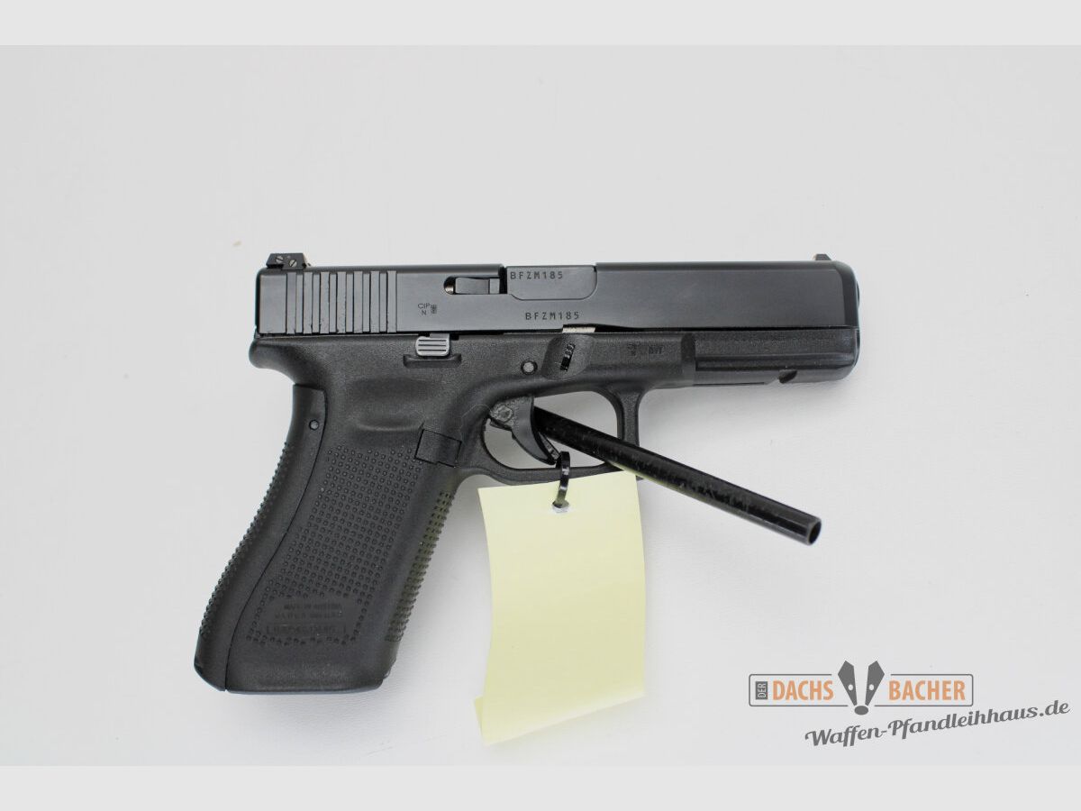 Pistole Glock 17 GEN 5 Kal 9 Para mit 4 Magazinen und Tasche