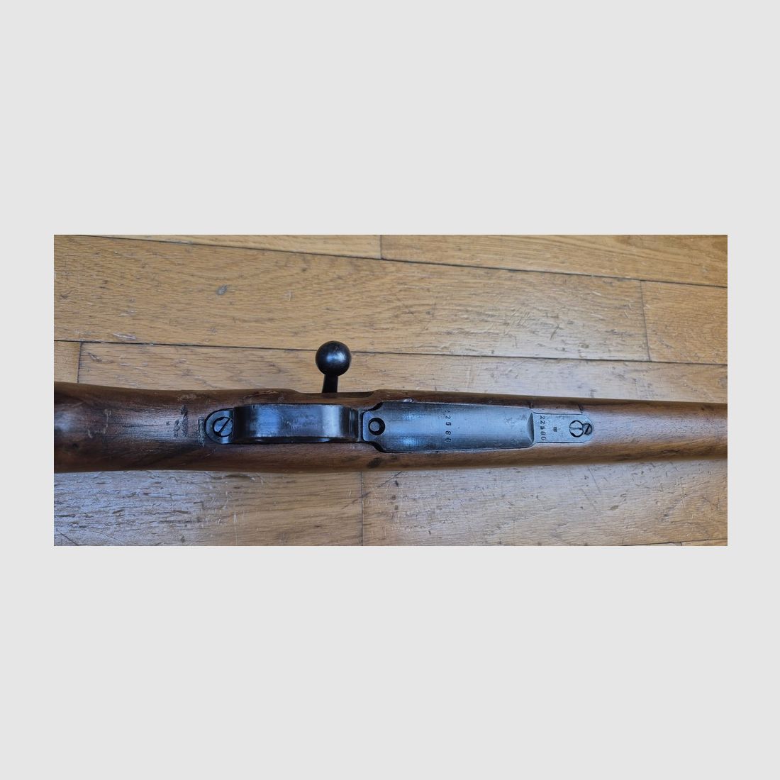 Beautiful K98 rifle – Third Reich period – Code BYF 43 – Manufactured by Mauser Oberndorf in 1943 – Mono-numbered – Superb mechanical condition – Repaired stock – Nice barrel – Very nice rifling – Beautiful weapon 100% period – TBE, image 12 of 34