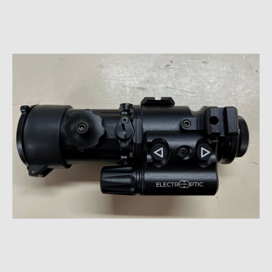 Electro-optical night vision device NVD 356