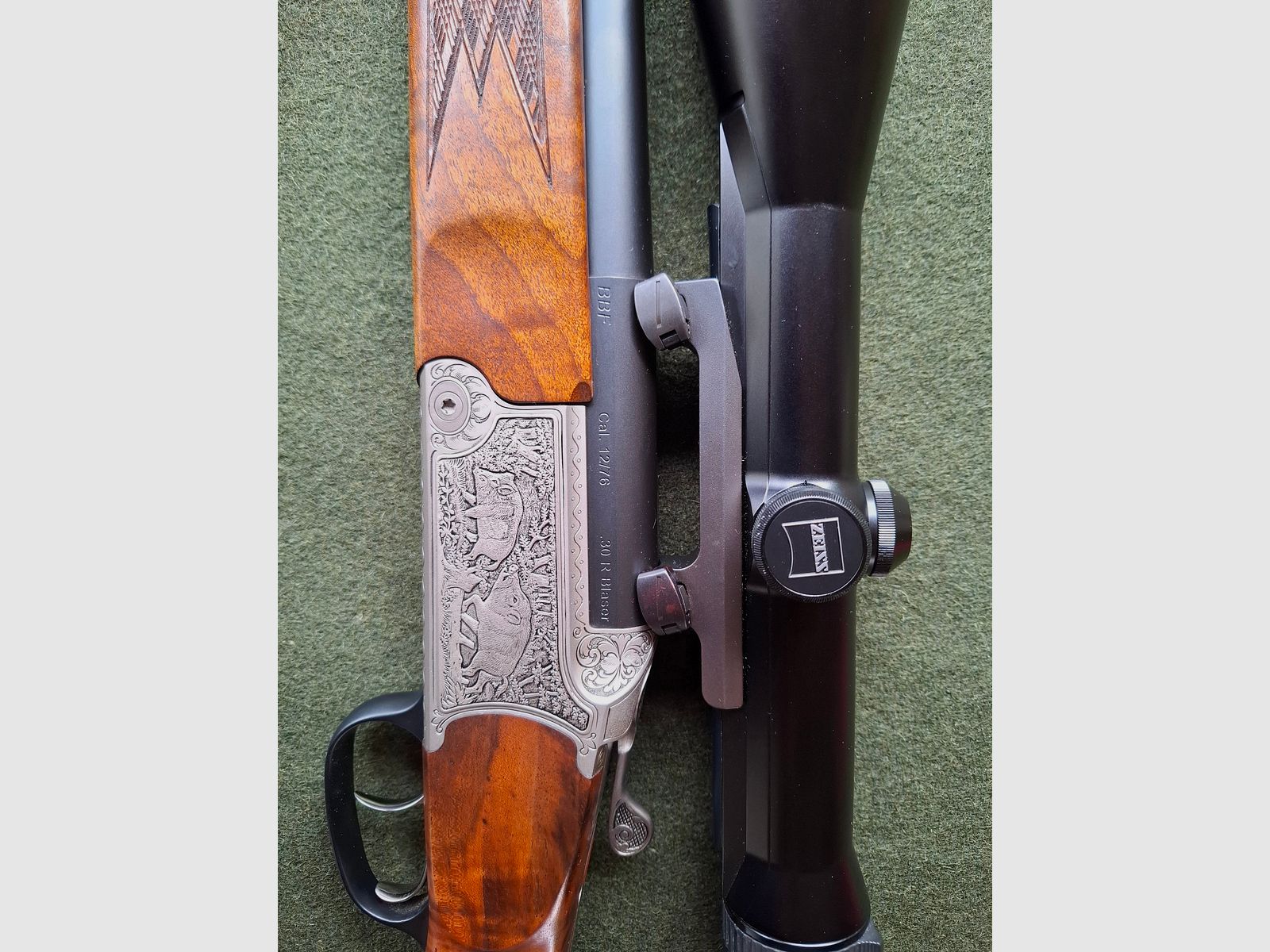 Bockbüchsflinte von Blaser mit Zielfernrohr