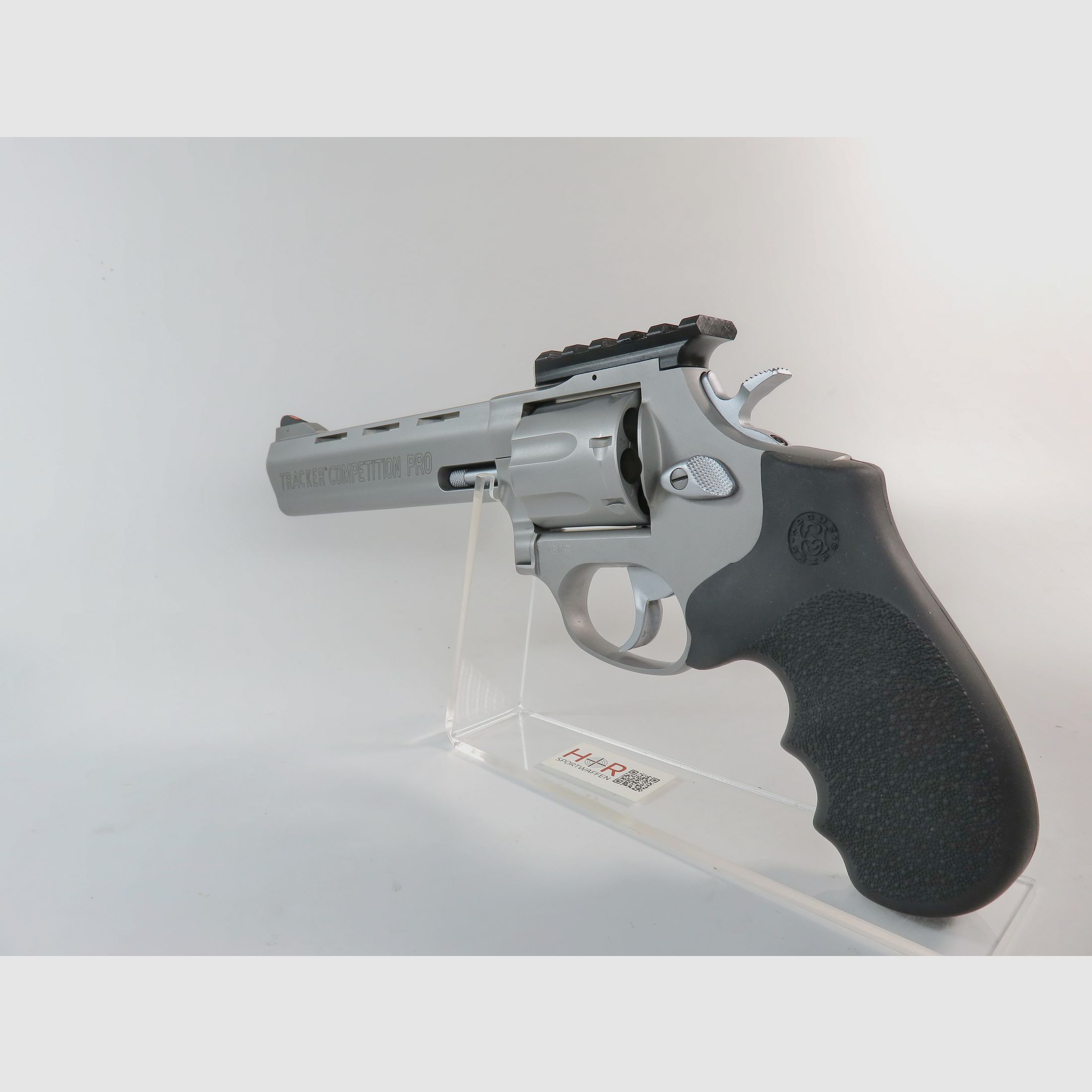 Neuwertiger Revolver Taurus Tracker Competition PRO 6" mit Weigand-Picatinny-Schiene und Hogue-Griff
