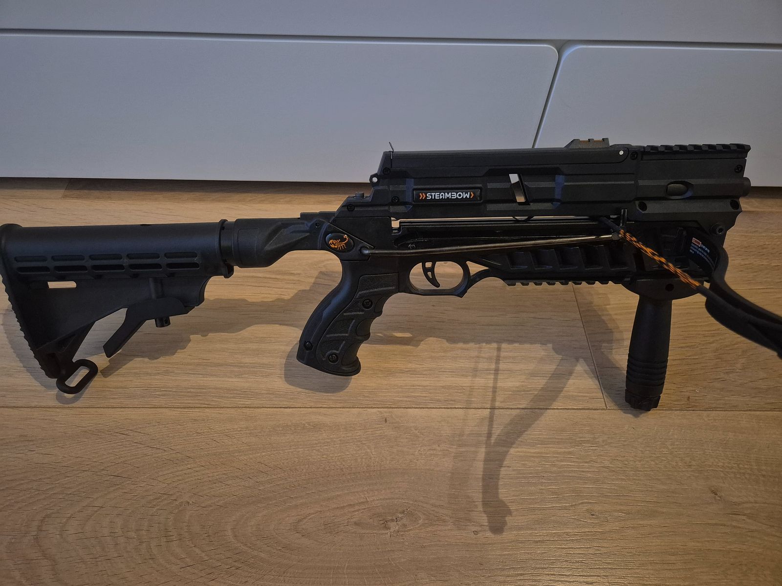 Steambow Stinger II AR-6 Tactical 55 lbs - Con accessori e come nuovo, immagine 7 di 9