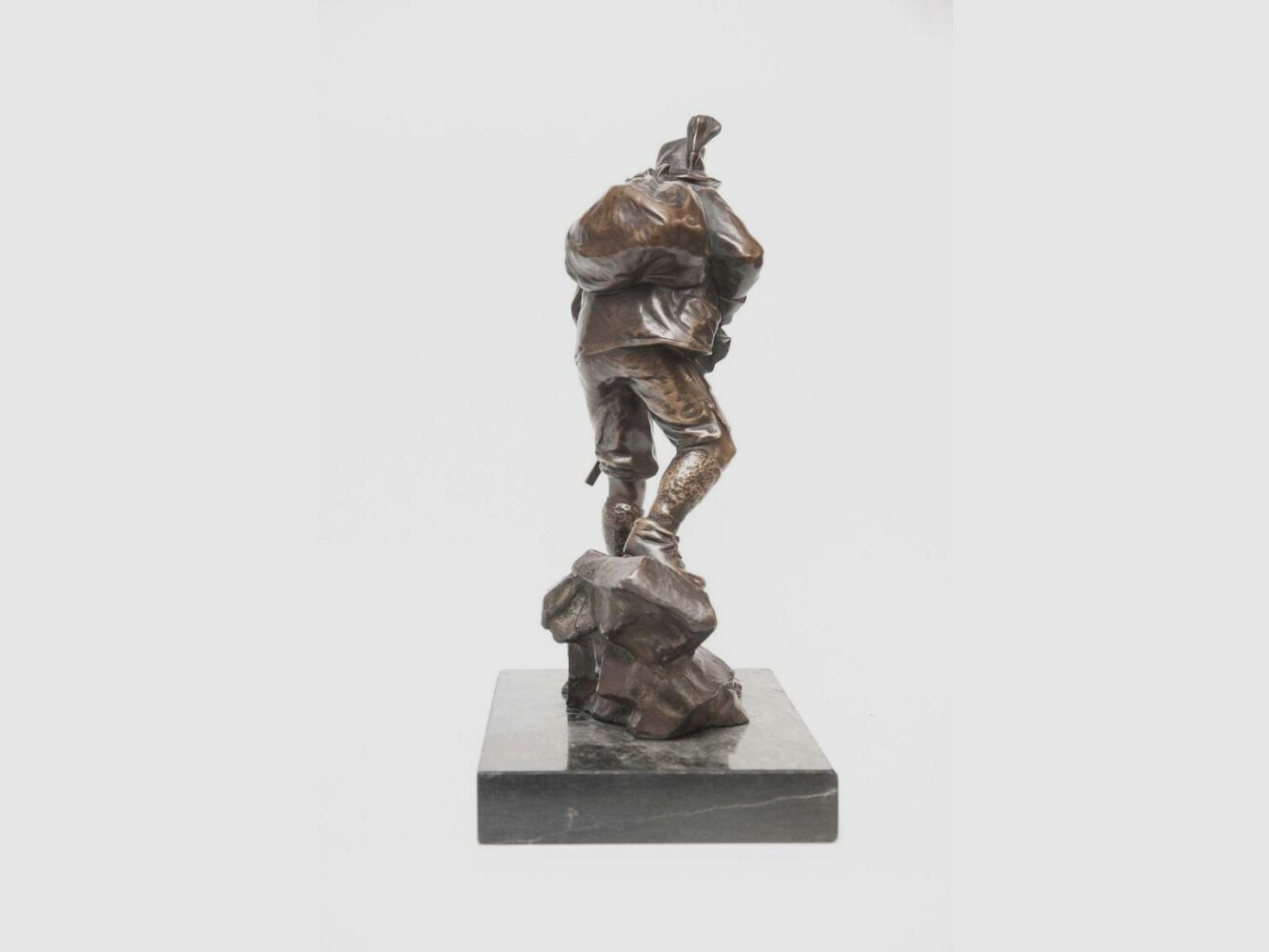 Escultura de cazador de bronce Oskar Hertel