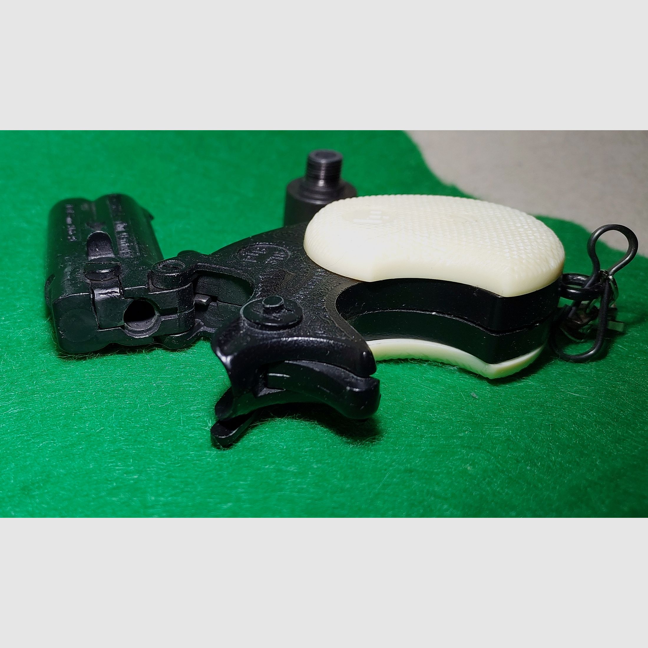 Sammlerstück Umarex Mini Derringer 6mm PTB 316