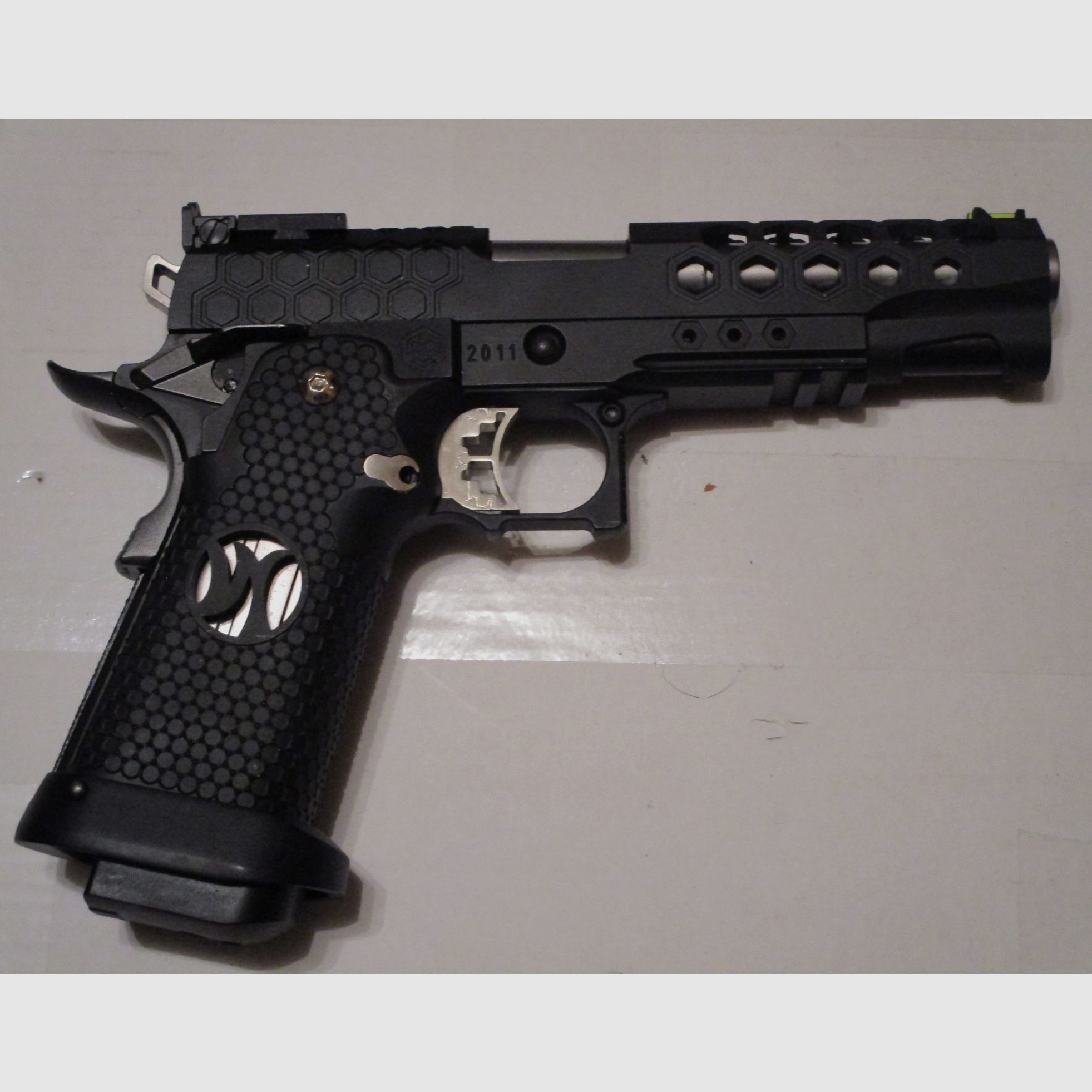 AW Custom HX2502 Hex Cut GBB