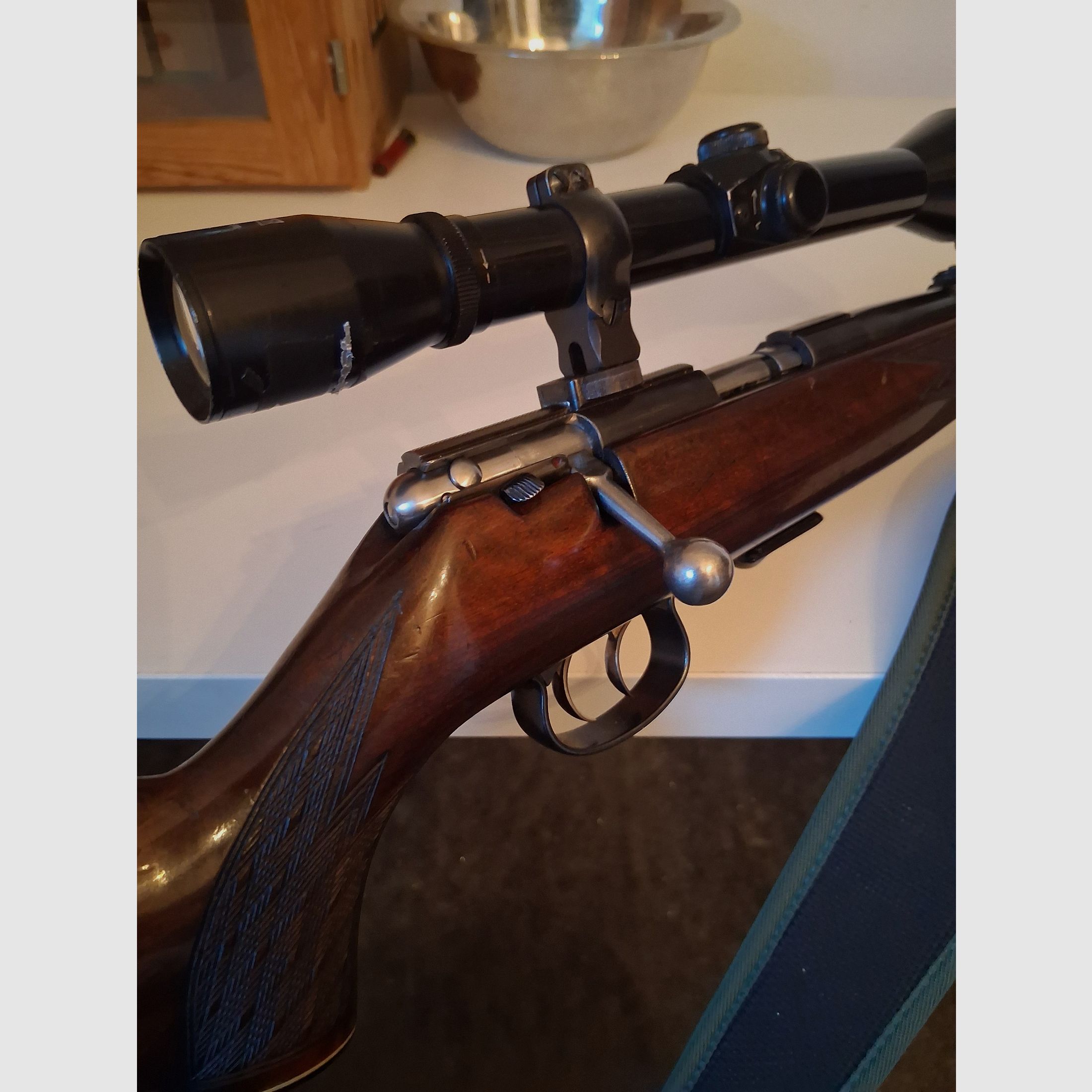 .22 WinMag / WMR bolt-action rifle Anschütz, immagine 2 di 8