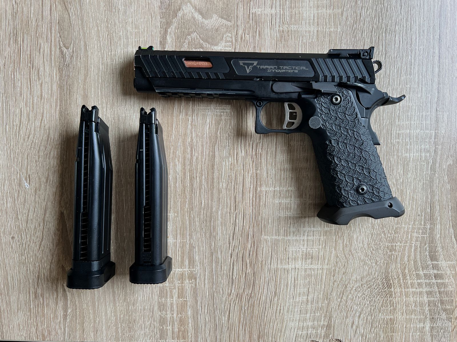 Combat Master 2011 par EMG