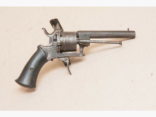 unbekannter Revolver Lefaucheux Stiftfeuer