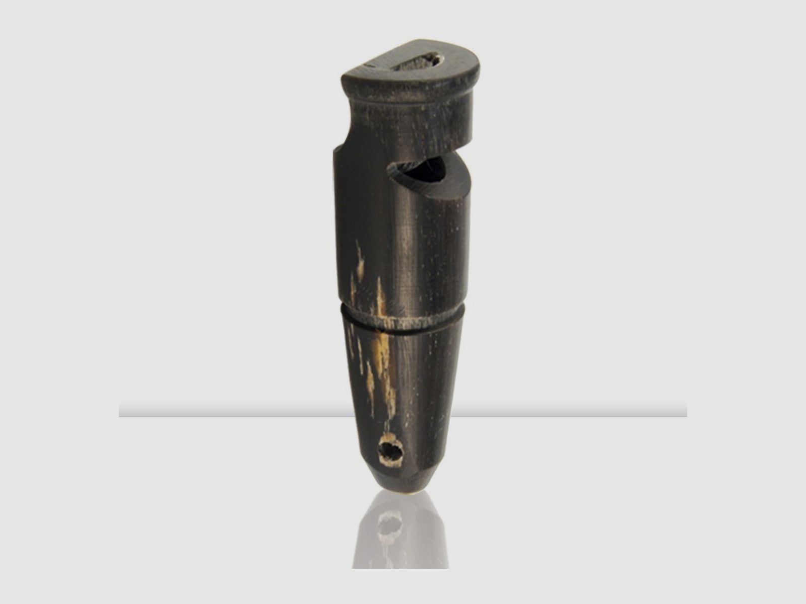 Einfarbiger Büffelhornpfeife. 6 cm.