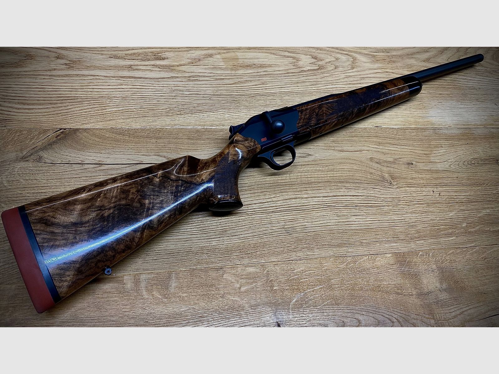 Blaser R8 mit Safari-Schaft / 52cm SW Lauf .308 / Holzklasse 7 / Rote Schaftkappe / Finanzierung möglich!