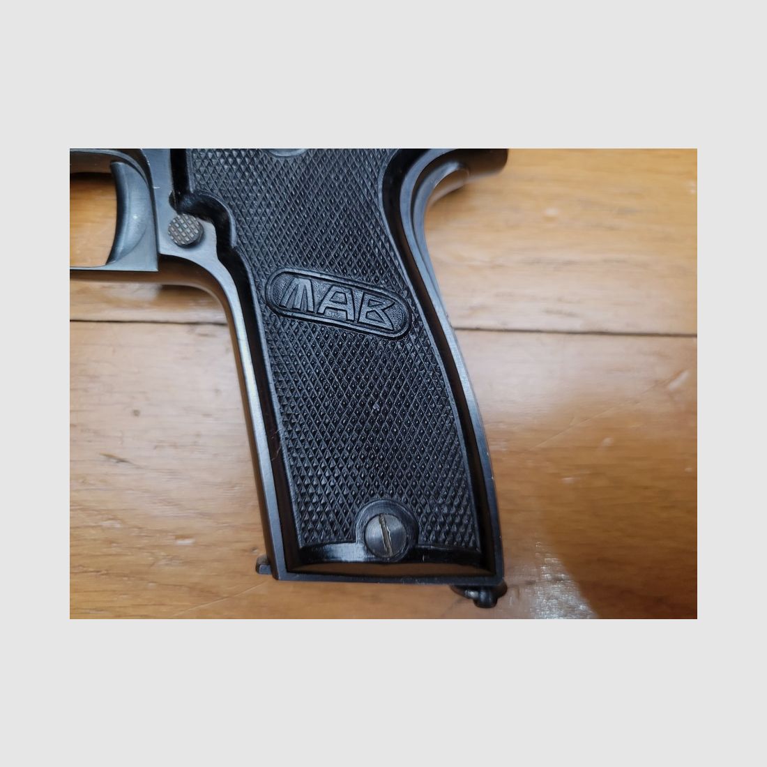 Beau Pistolet MAB D – Manufacture des Armes de Bayonne – du Made in France pour un Browning 10/22 amélioré ! – en 7,65 – Très bonne arme en TBE !, image 3 sur 14
