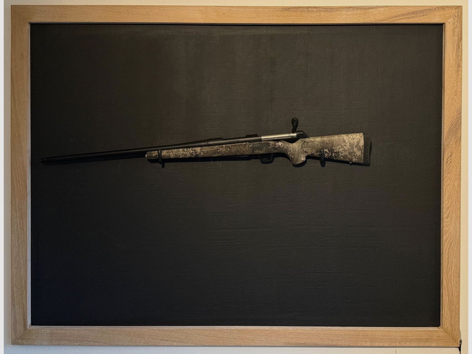 Winchester XPR Strata Kal. 300 WinMag z gwintem M14x1