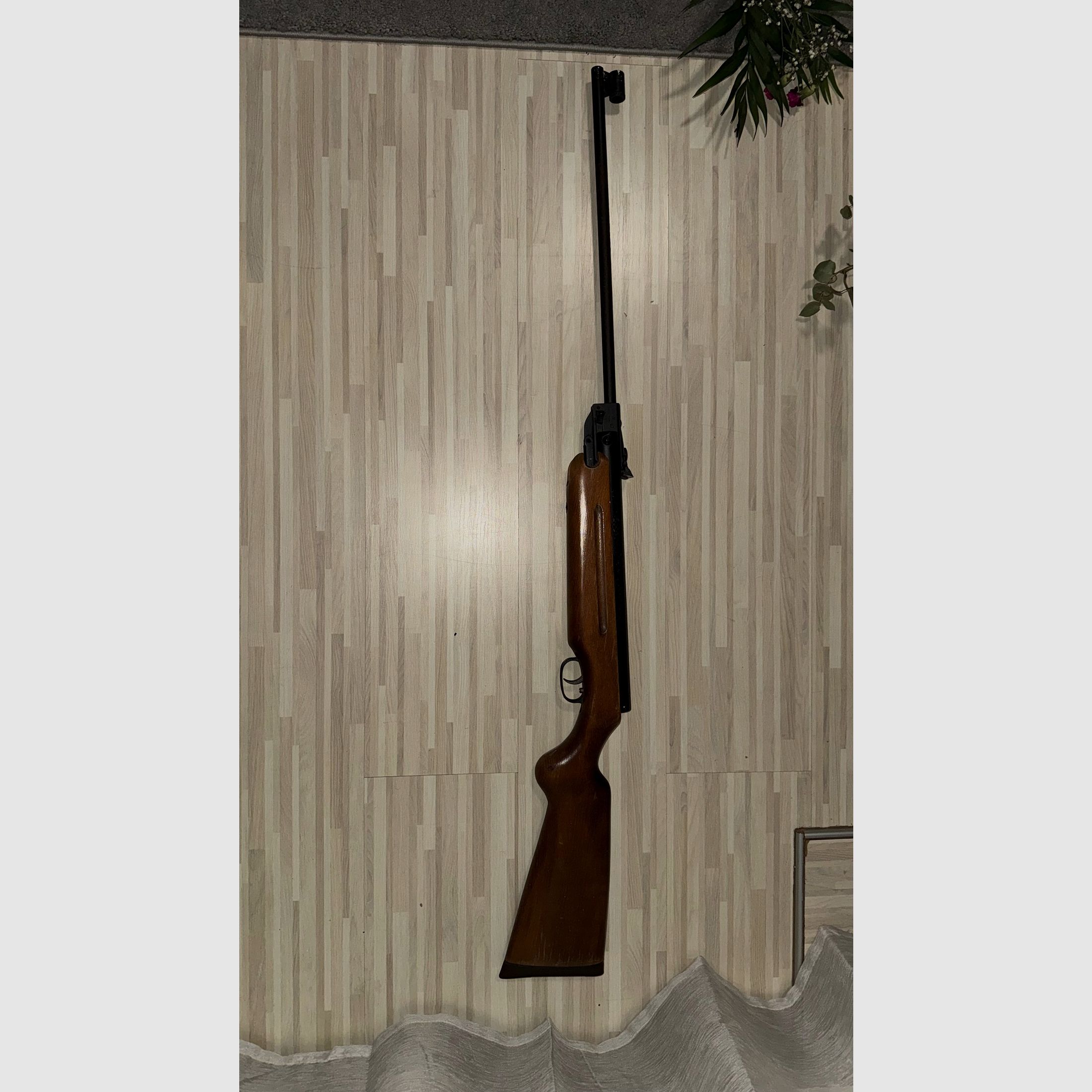 Weihrauch Luftgewehr mit F-Zeichen – Klassiker – Holzschaft