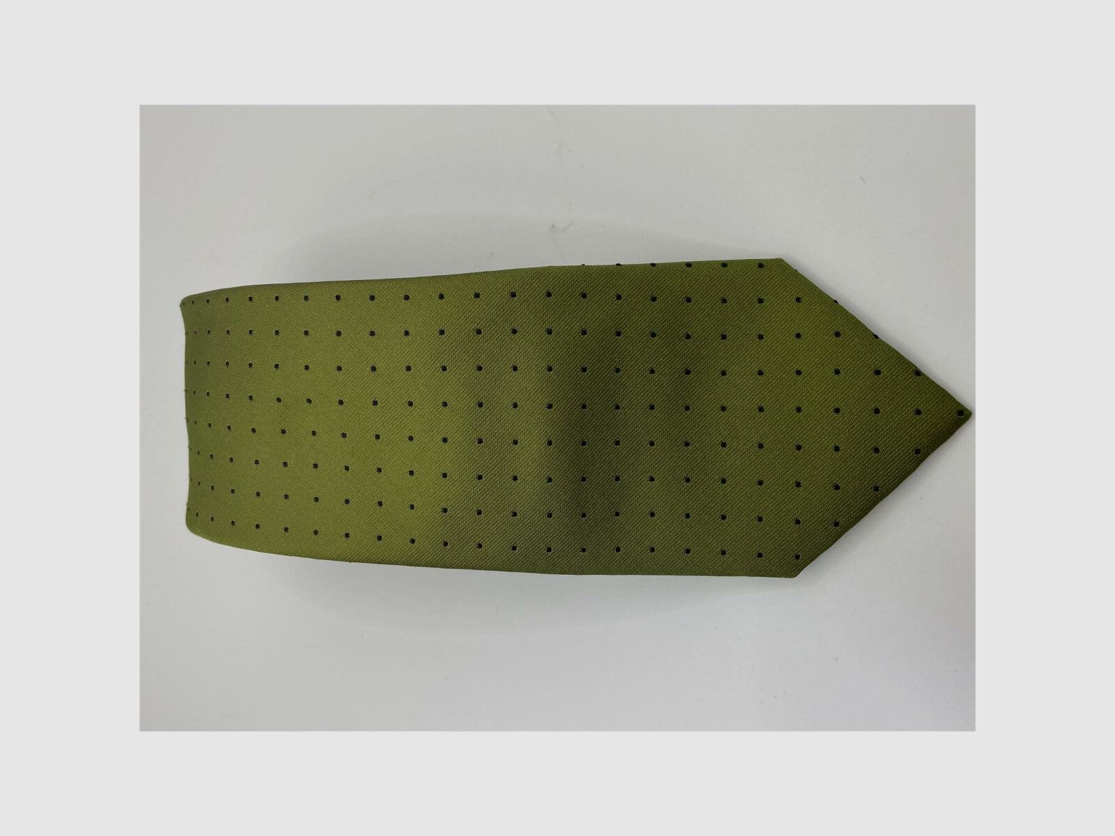 Tie green pattern black dots