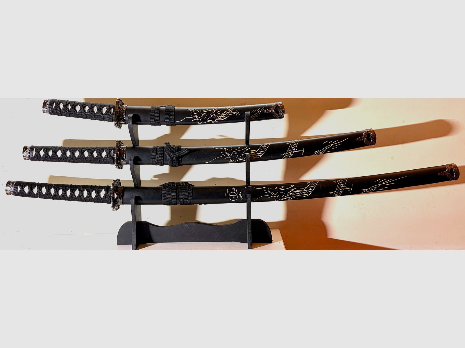Samurai Schwerter Set Marui – 3-teiliges Katana Daisho Set mit Drachengravur & Ständer