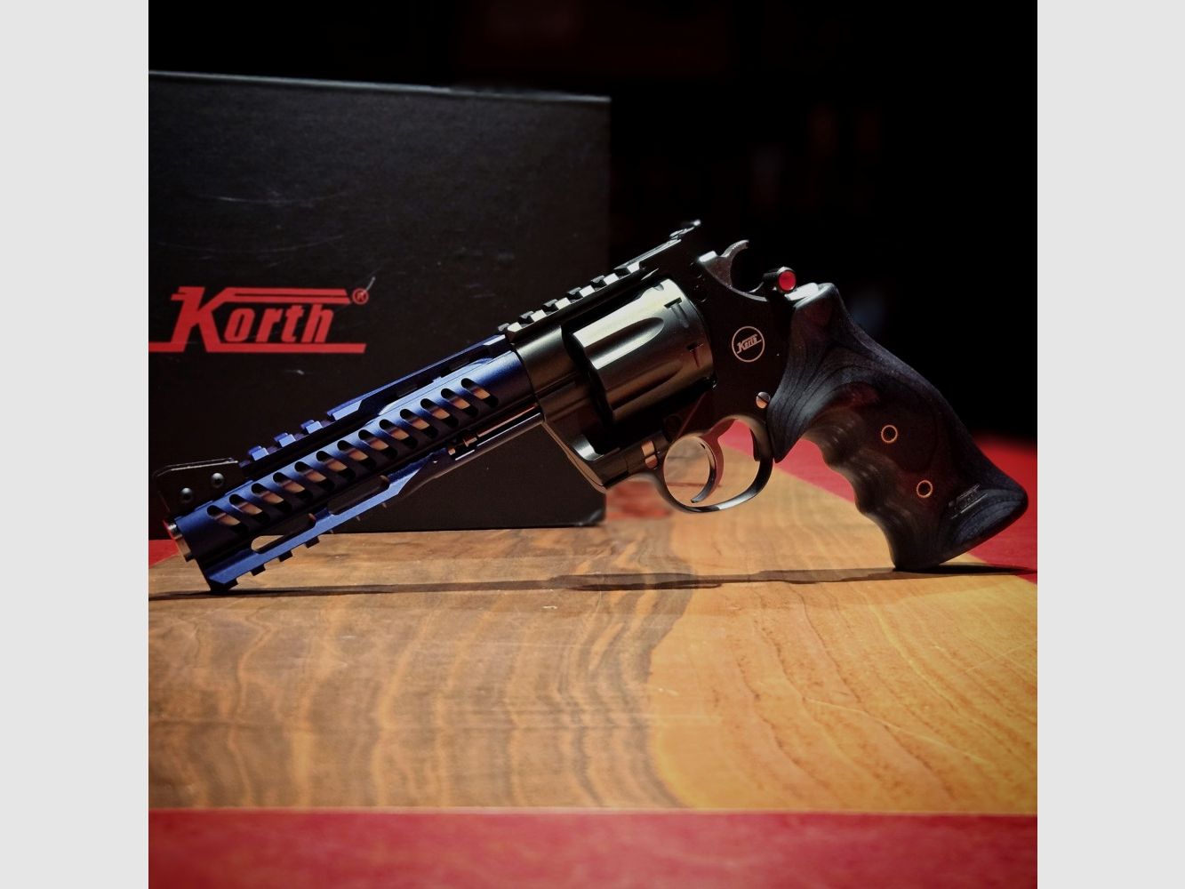 KORTH Ranger Revolver NXA, 8 Shot, cal. .357 Mag, 6 Inch, Jim Wilson Grip blaue Laufhülse