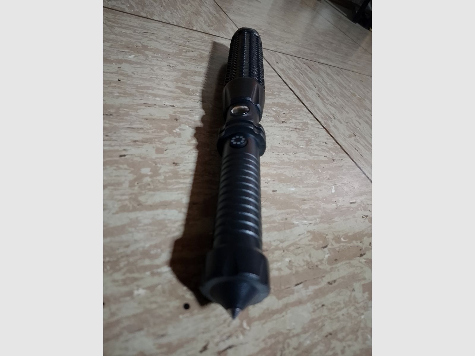 Taktische Taschenlampe wasserdicht Taschenlampe Fensterhammer Strobofunktion aufladbar USB Schnellladung