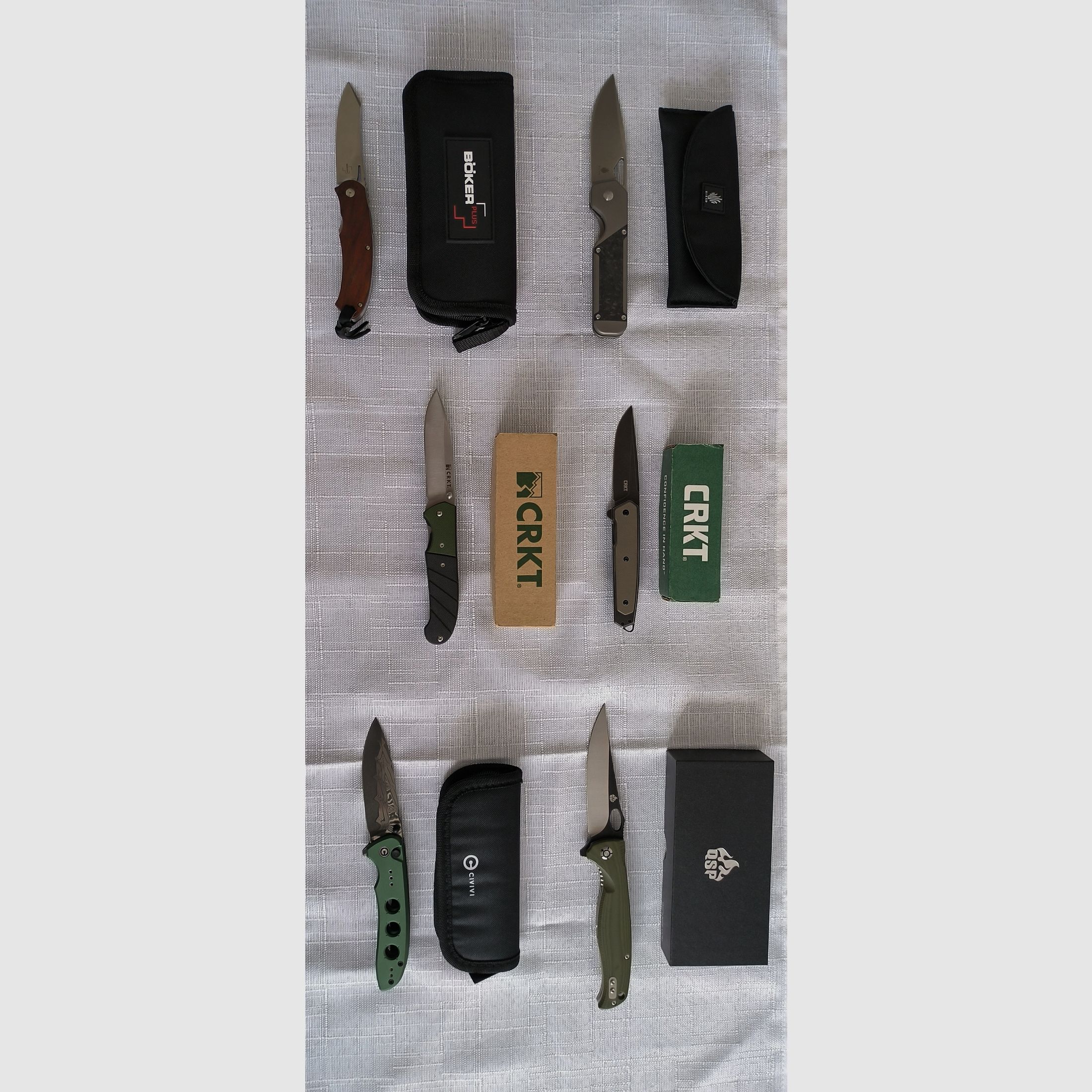 Confezione di coltelli tascabili tutti in confezione originale