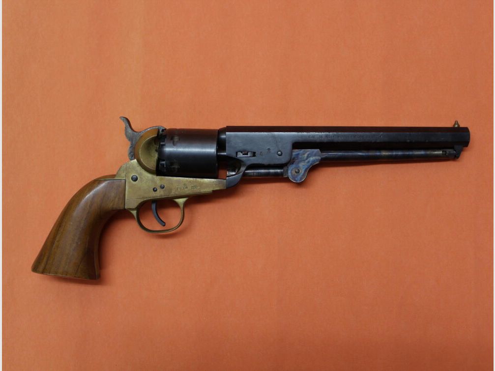 EUROARMS Perk.Revolver .36(Poudre Noire) EUROARMS NAVY 7,5" Canon/ Cadre en Laiton (Arme à Chargement par la Bouche)