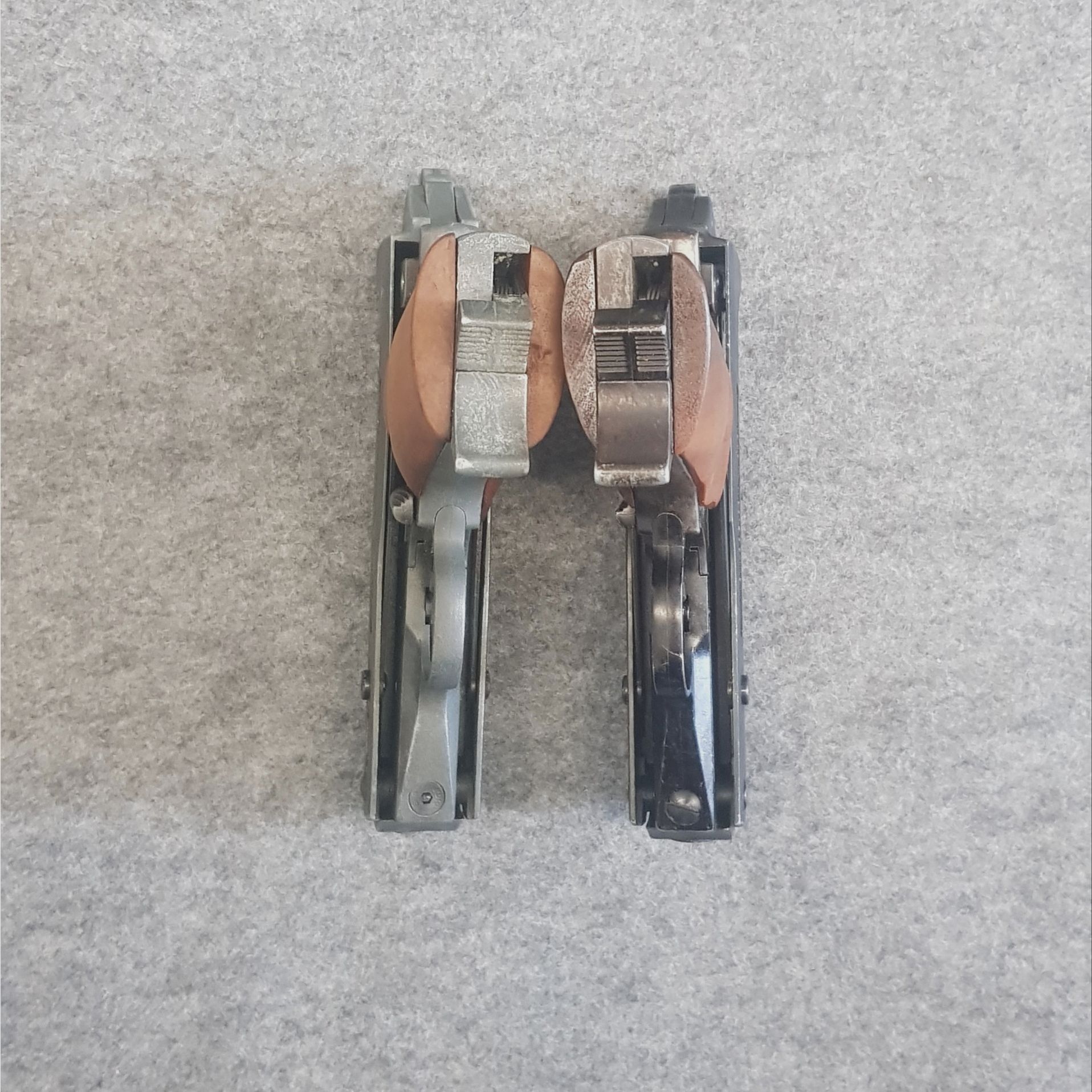 Sammler aufgepasst hier gleich 2 Sammelstücke alter FB Record Jumbo Mauser Hamlet Eichenlaub Luftpistole  im Kaliber 4,5mm Diabolo Druckluft 