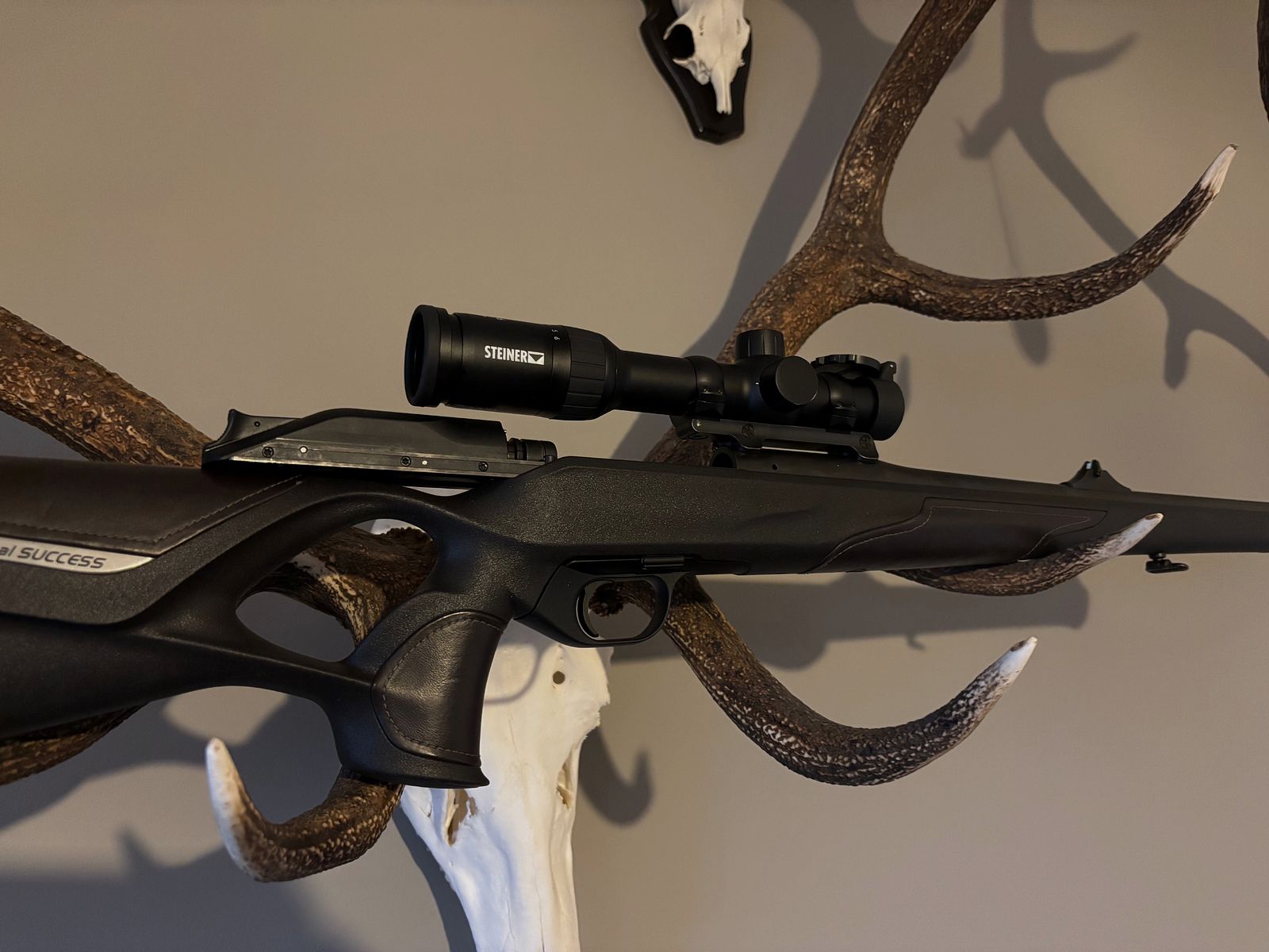 Blaser R8 leren kolf / linkshandig in kaliber 30/06