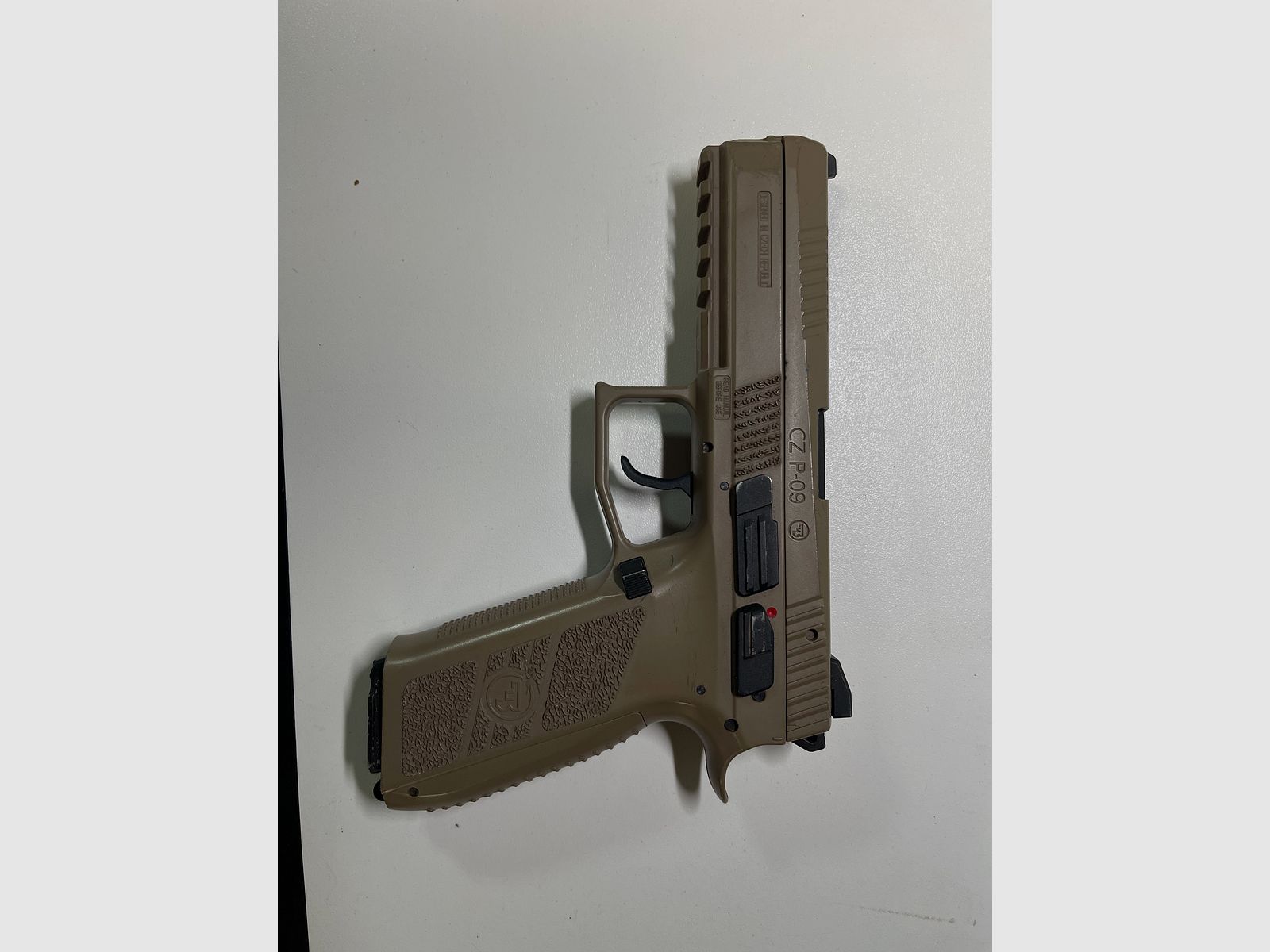 CZ P-09 Duty deslizamiento de metal CO2 usado Fabricado en República Checa