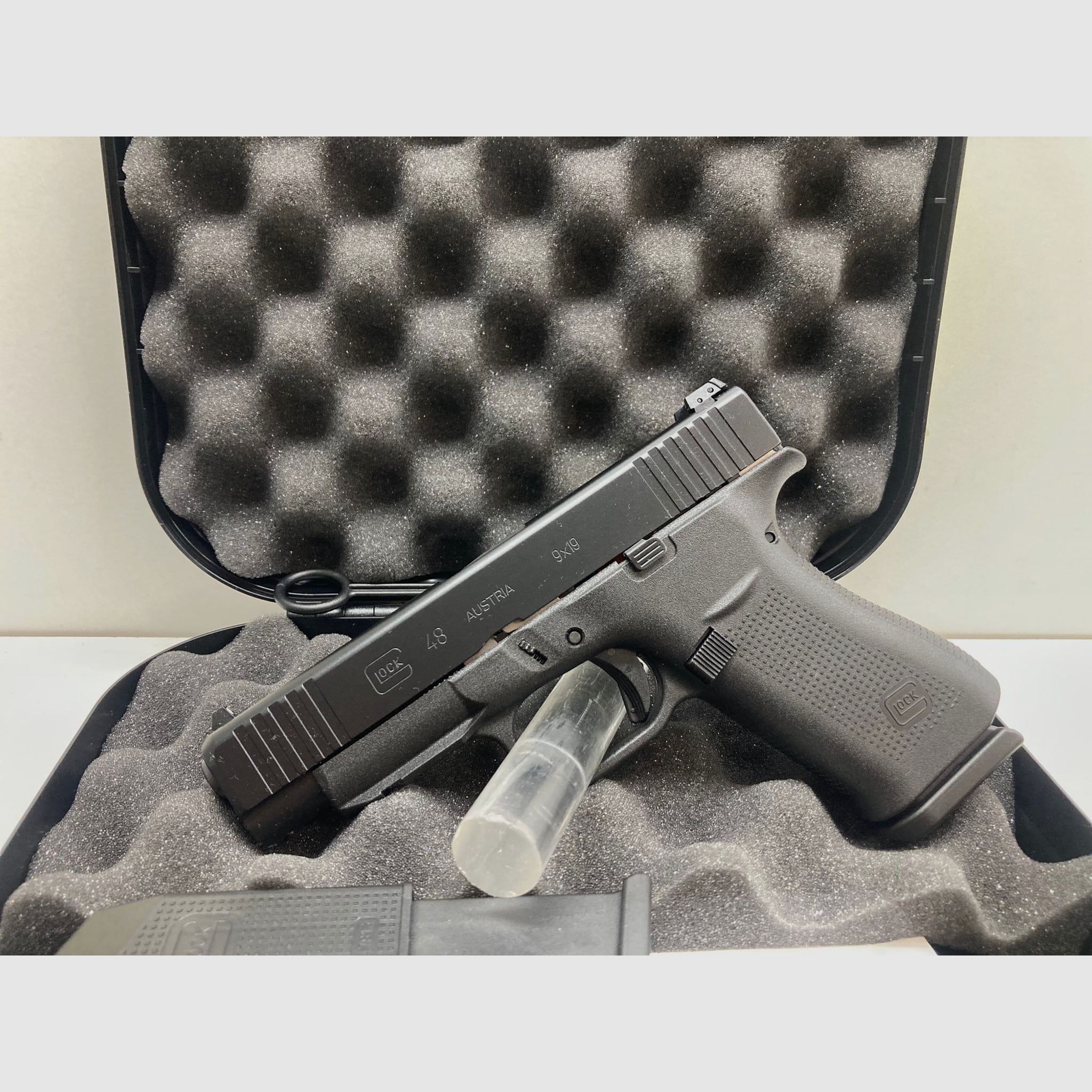 GLOCK 48