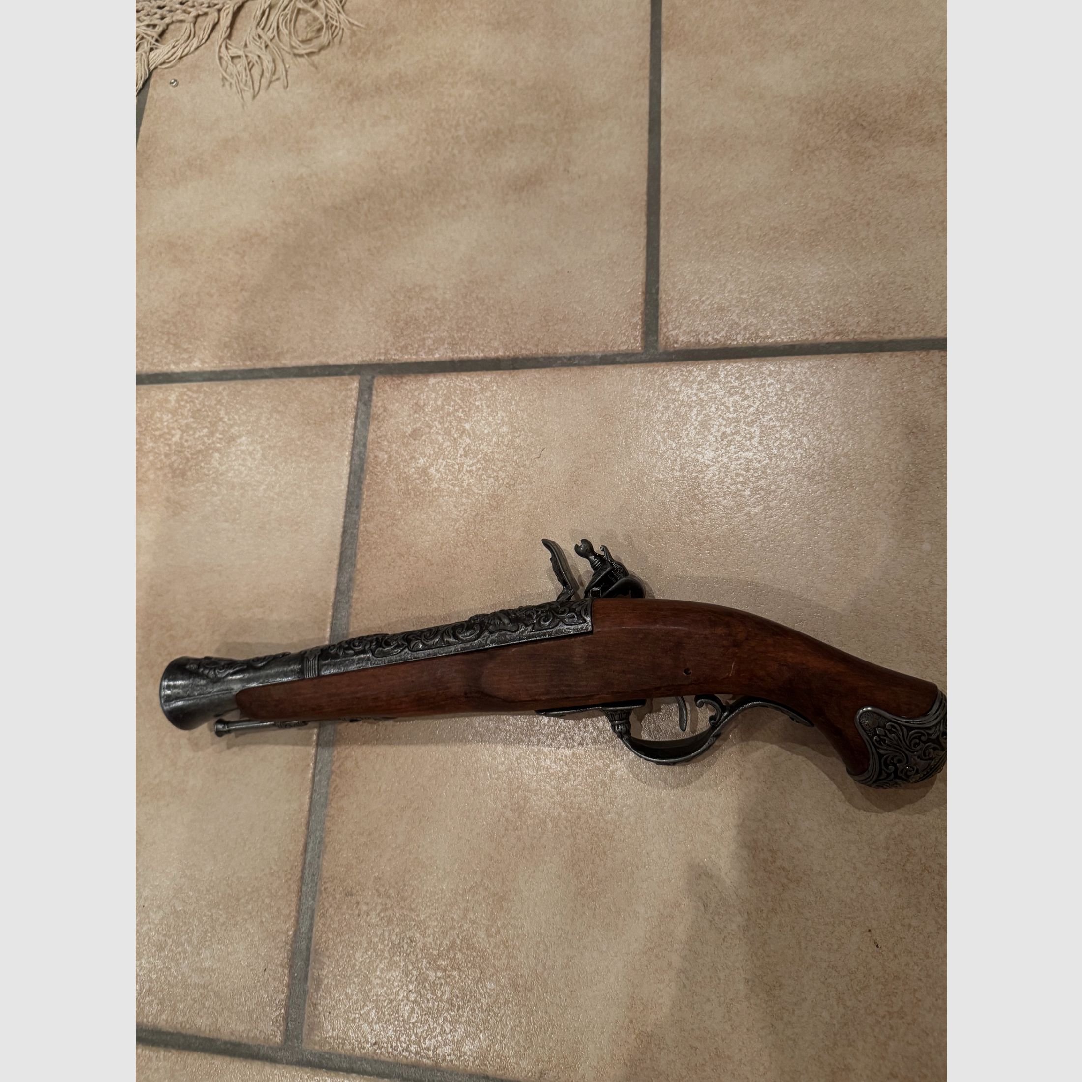flintlock pistols, image 5 of 6