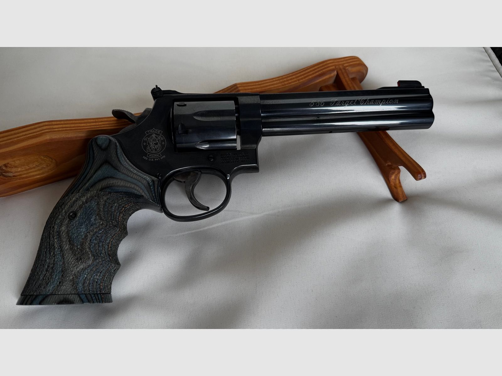 Smith and Wesson Revolver 586-5, cal. 38/357 Mag.