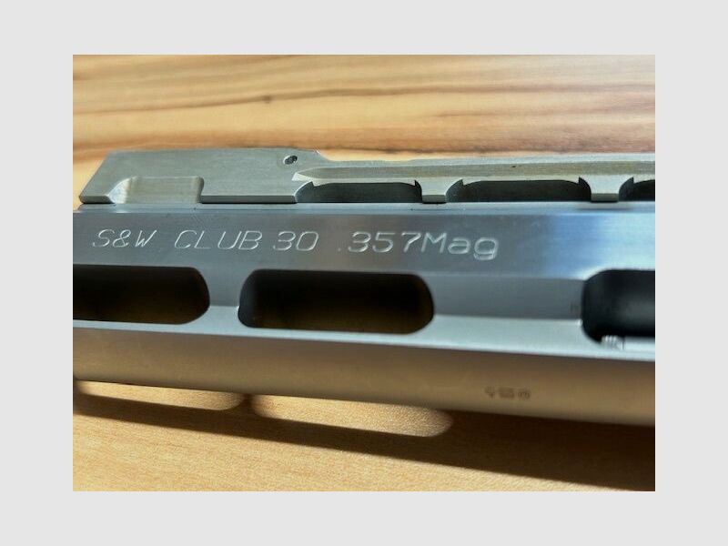 Smith & Wesson Club 30 Competition